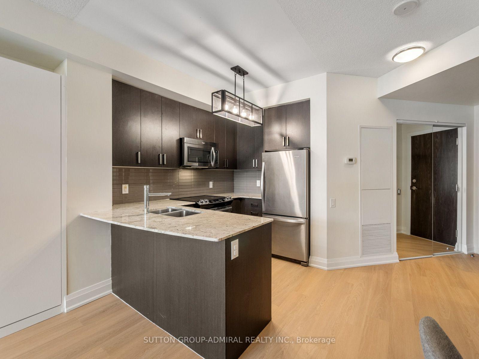 Photo 5 of Unit 405, 7608 Yonge Street, Vaughan, Crestwood-Springfarm-Yorkhill — HOMEH