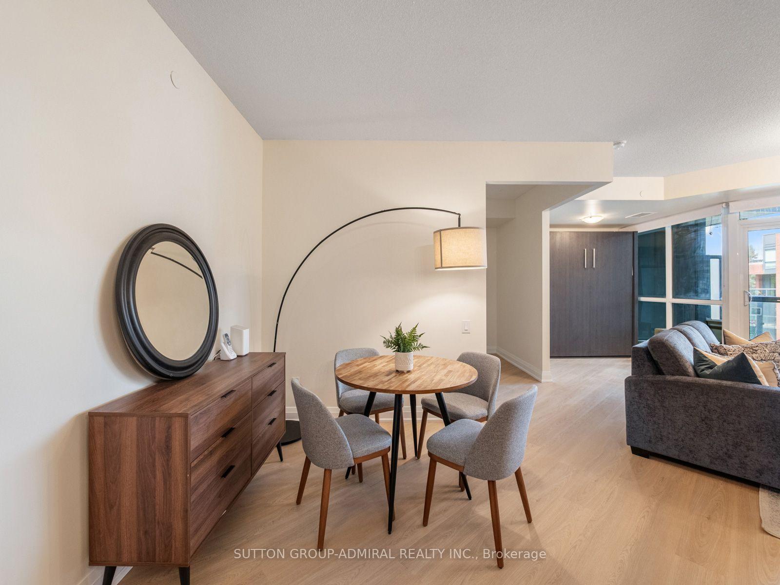 Photo 7 of Unit 405, 7608 Yonge Street, Vaughan, Crestwood-Springfarm-Yorkhill — HOMEH
