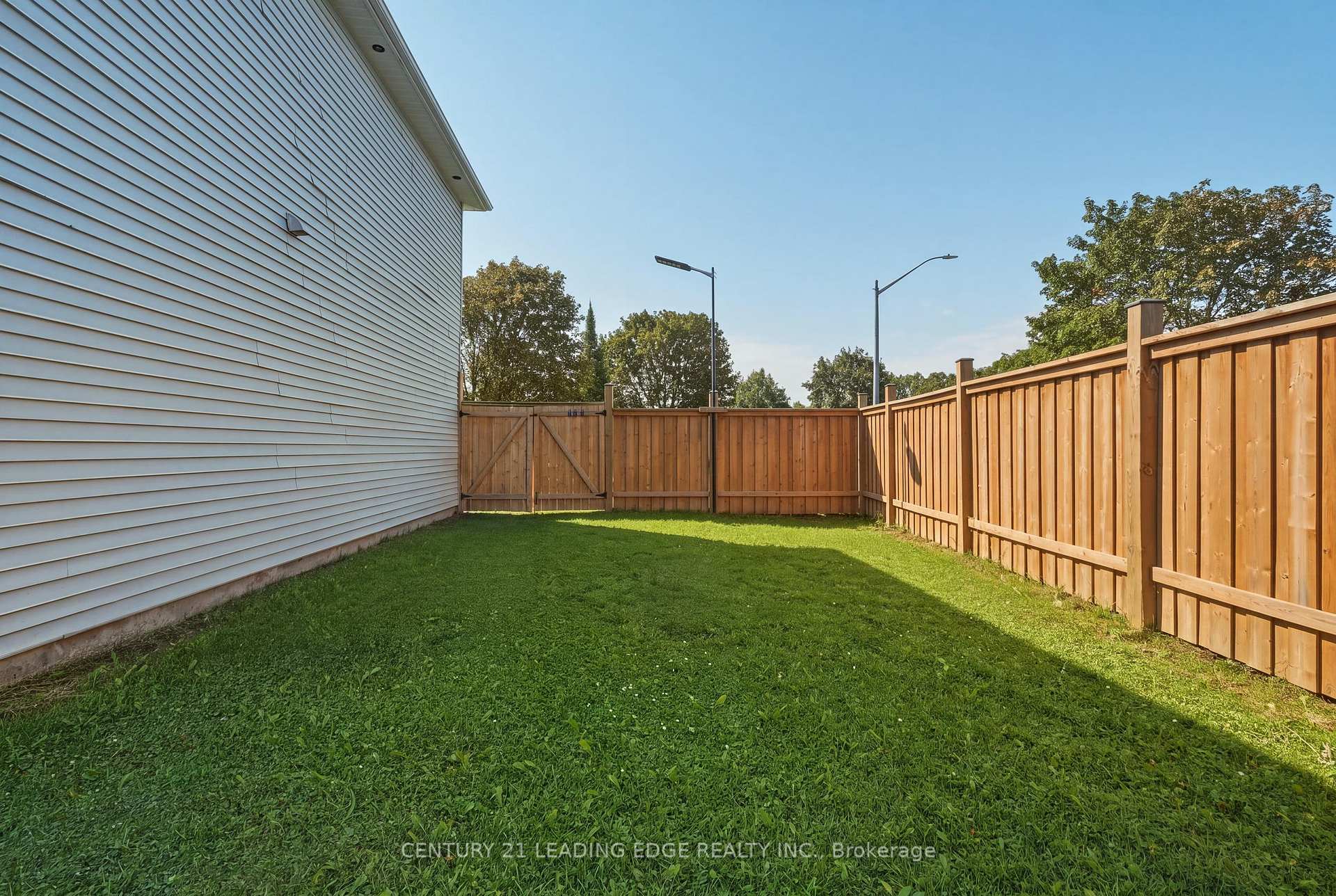 Photo 5 of 1100 Maclean Street, Innisfil, Alcona — HOMEH