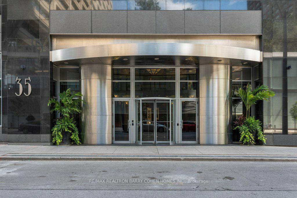 Photo 3 of Unit 2703, 35 Balmuto Street, Toronto, Bay Street Corridor — HOMEH