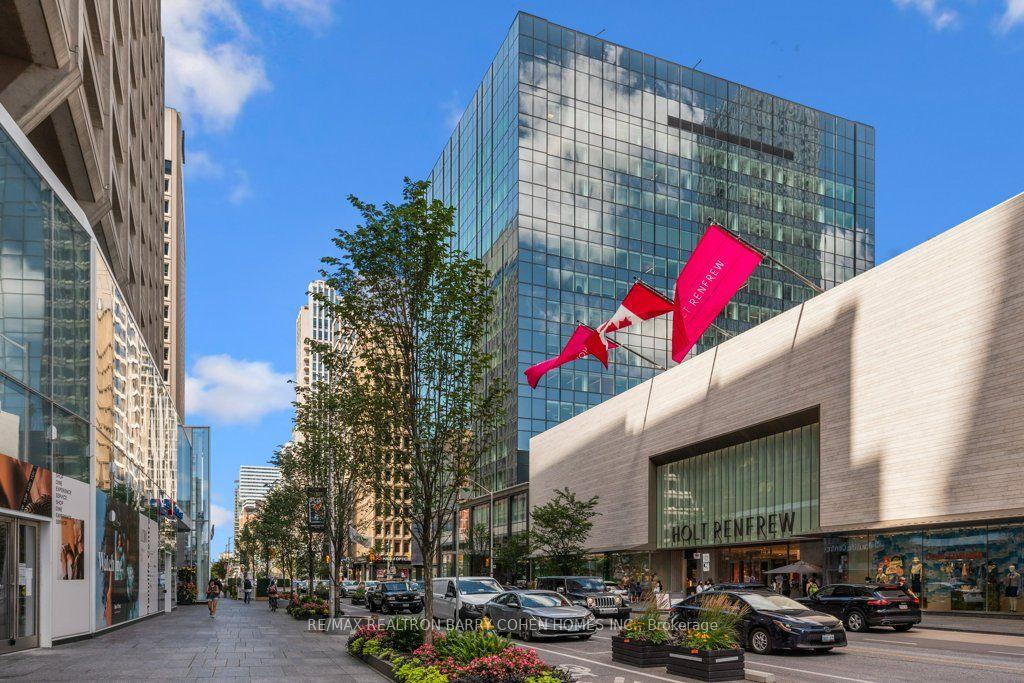 Photo 4 of Unit 2703, 35 Balmuto Street, Toronto, Bay Street Corridor — HOMEH