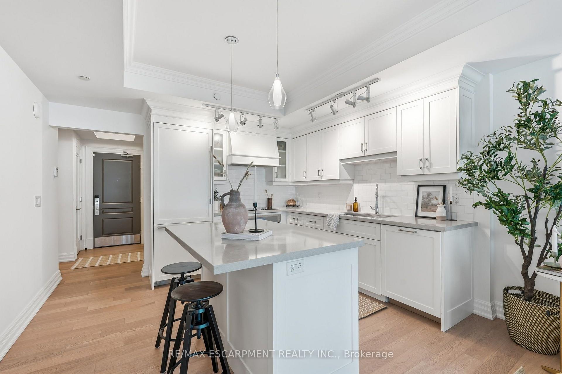 Photo 12 of Unit 310, 2060 Lakeshore Road, Burlington, Brant — HOMEH