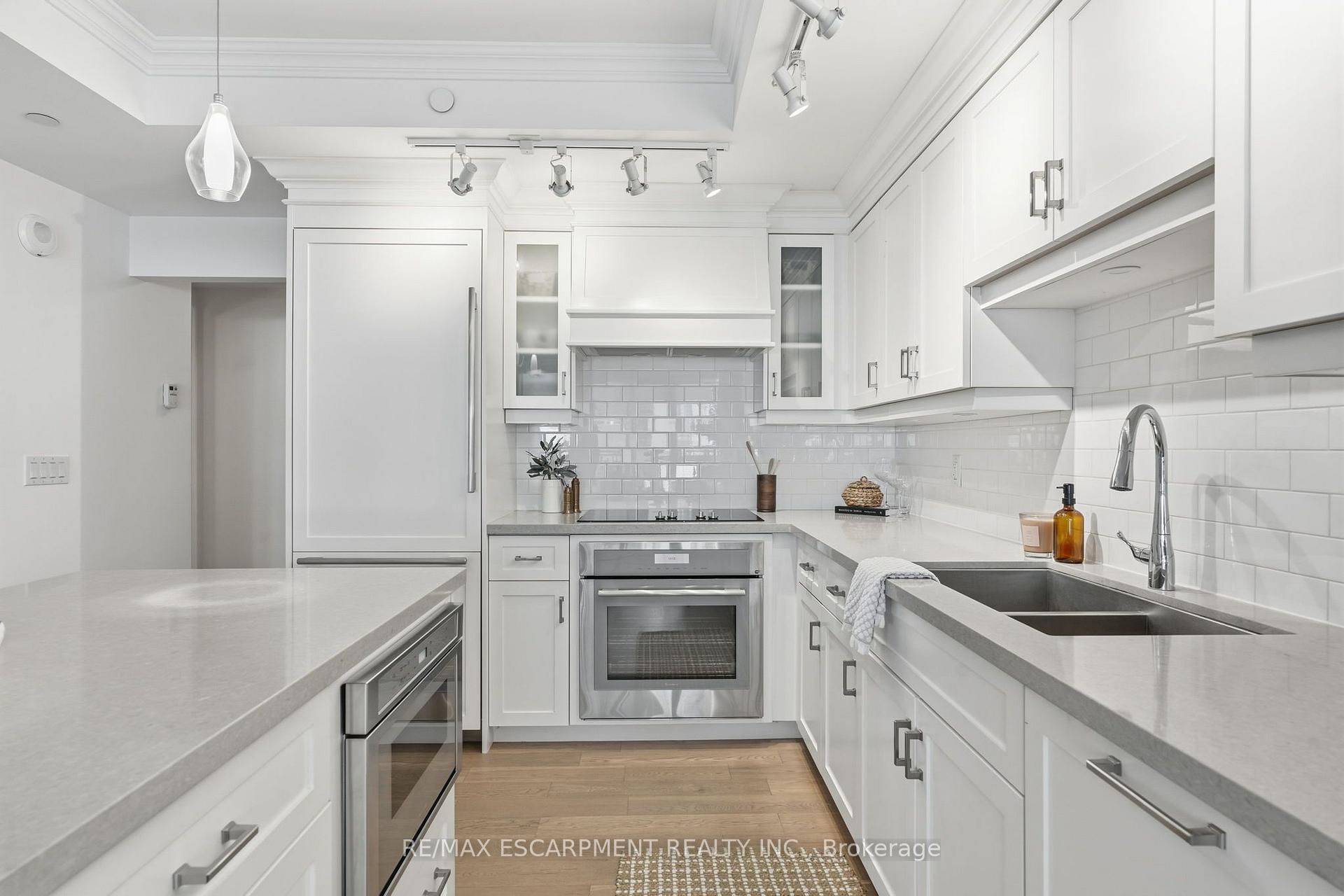 Photo 13 of Unit 310, 2060 Lakeshore Road, Burlington, Brant — HOMEH