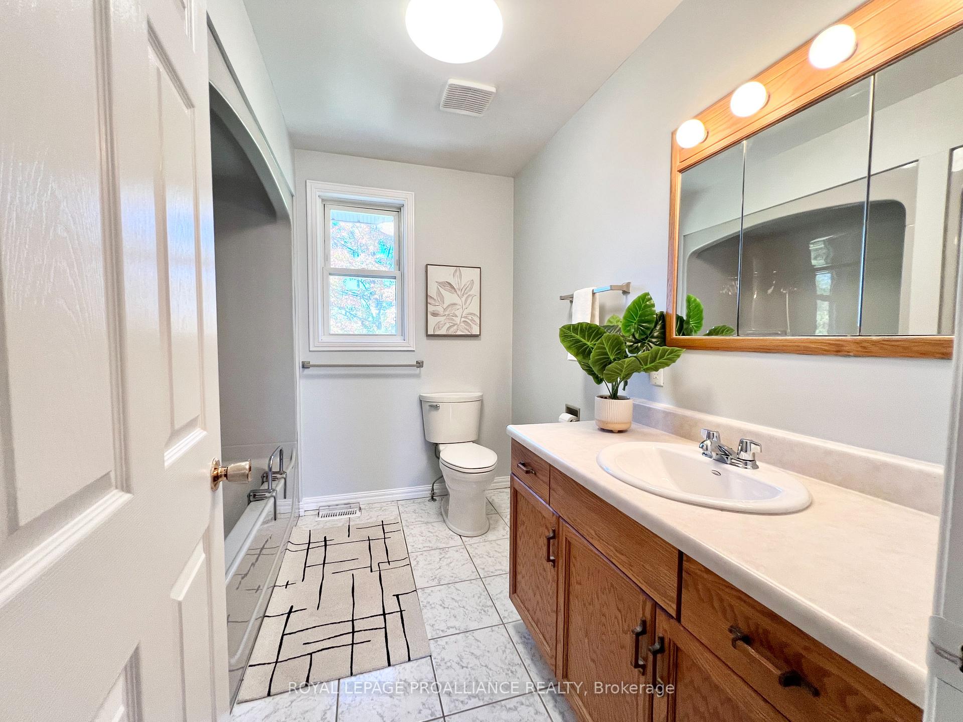 Photo 17 of 444 County Road 19, Prince Edward County, Ameliasburg Ward — HOMEH