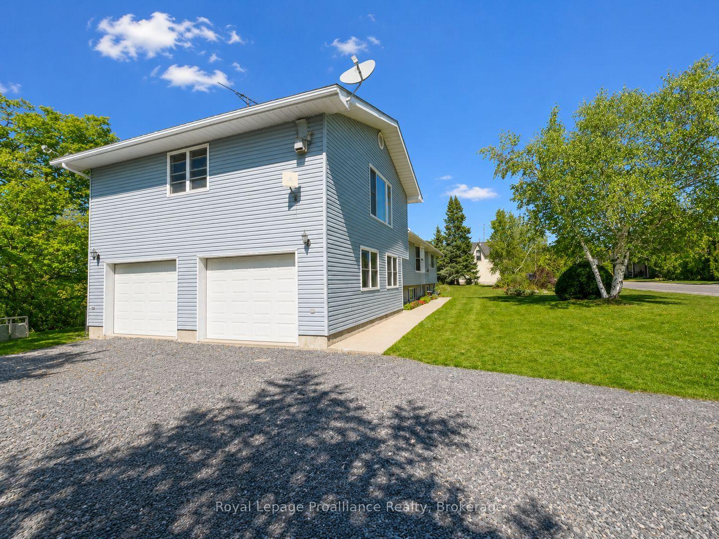 Photo 4 of 444 County Road 19, Prince Edward County, Ameliasburg Ward — HOMEH