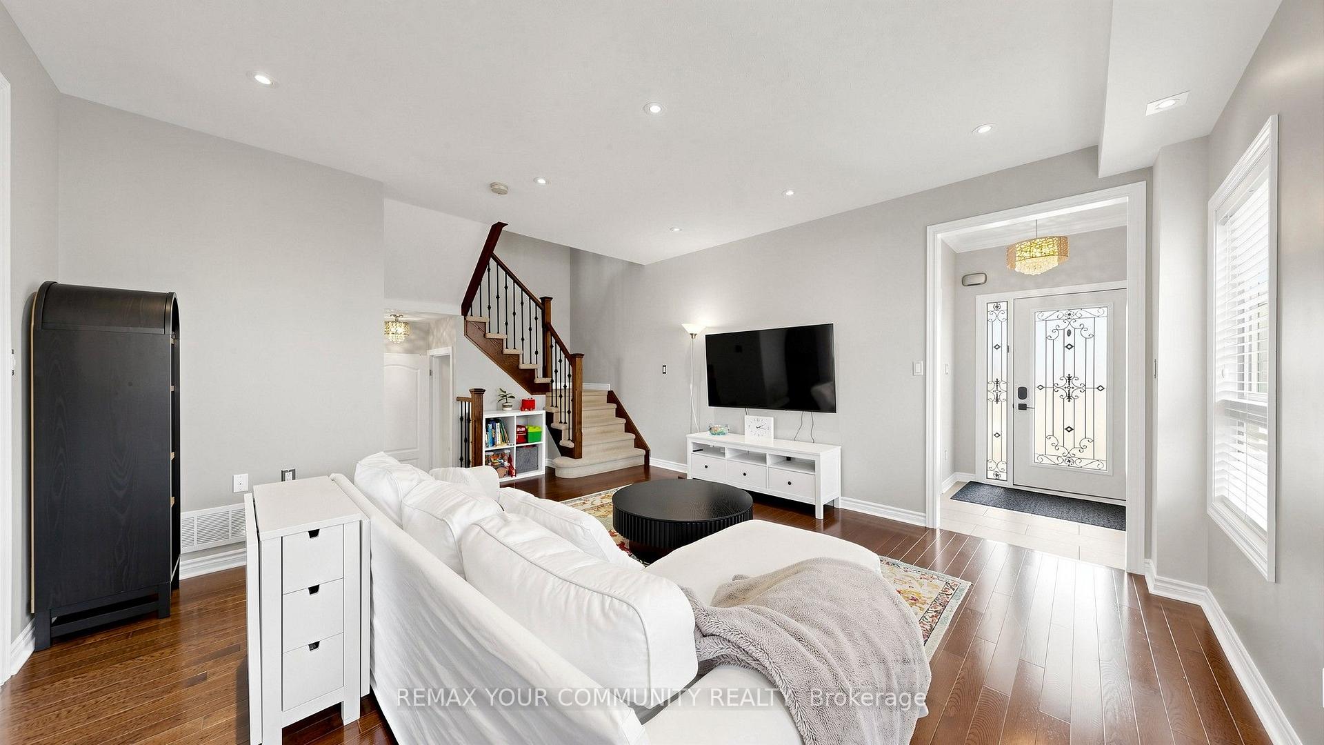 Photo 15 of 51 Shuttleworth Drive, Clarington, Courtice — HOMEH