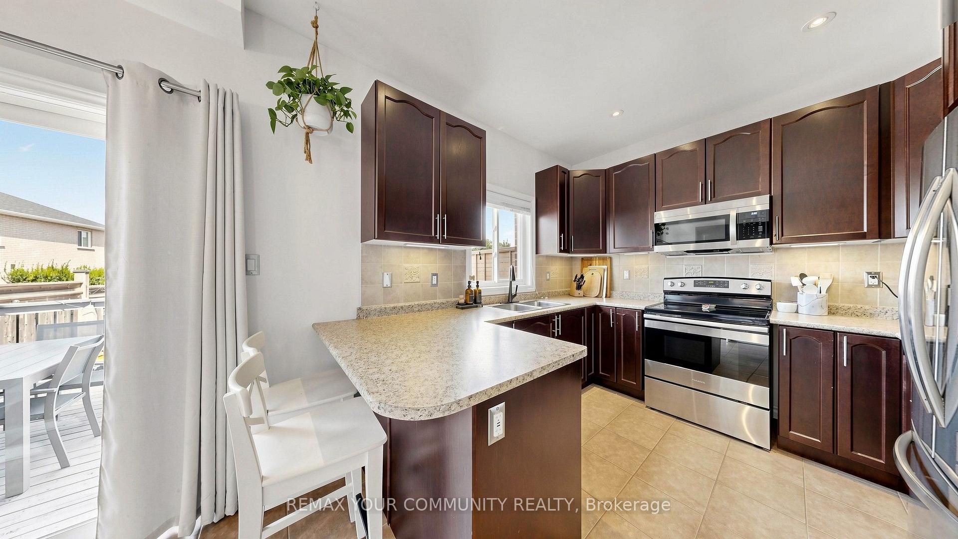 Photo 21 of 51 Shuttleworth Drive, Clarington, Courtice — HOMEH