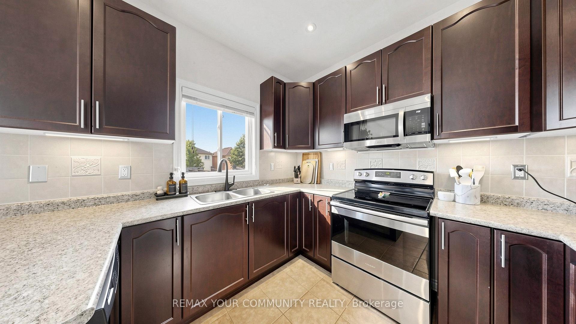 Photo 25 of 51 Shuttleworth Drive, Clarington, Courtice — HOMEH