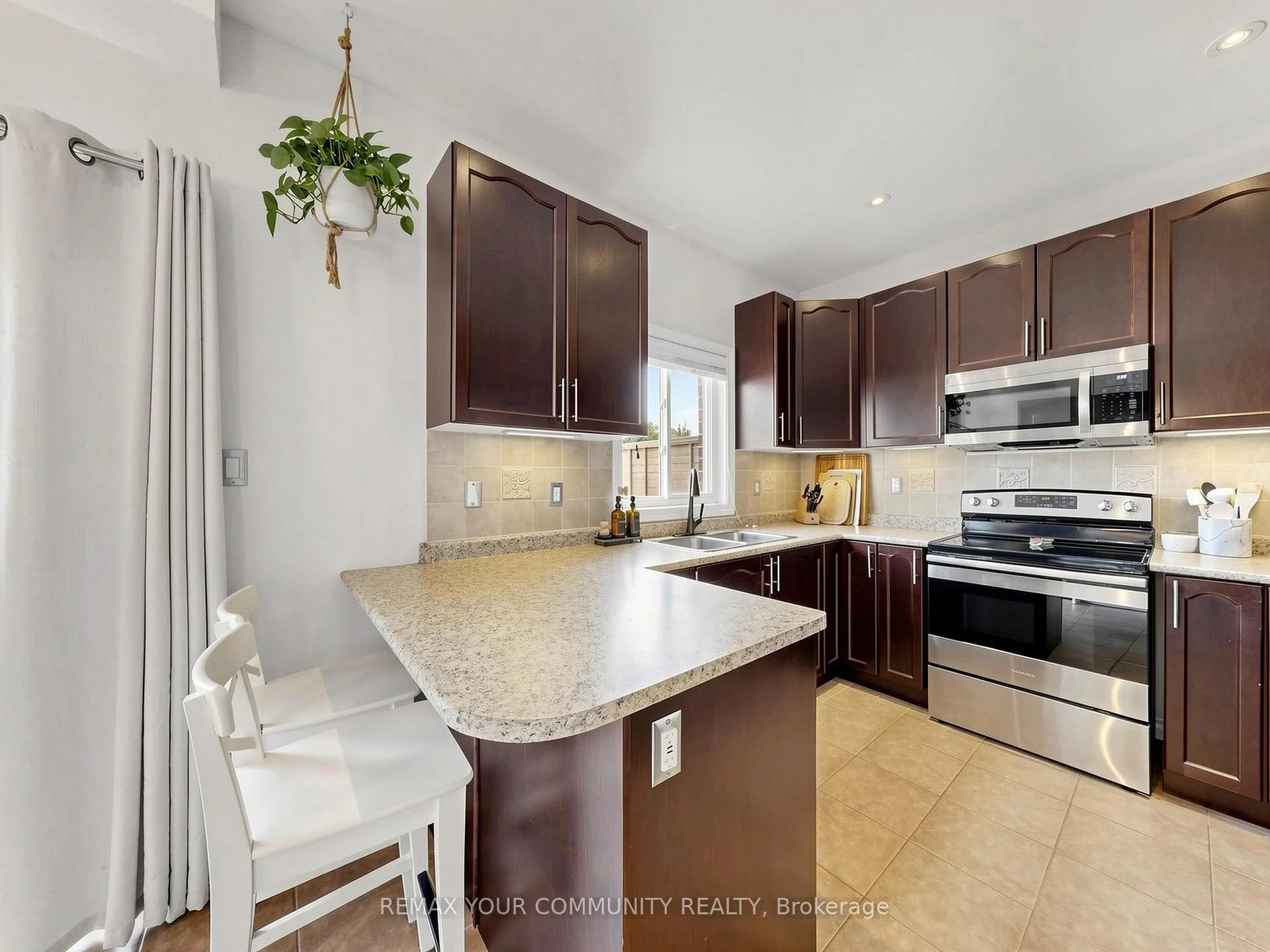 Photo 24 of 51 Shuttleworth Drive, Clarington, Courtice — HOMEH