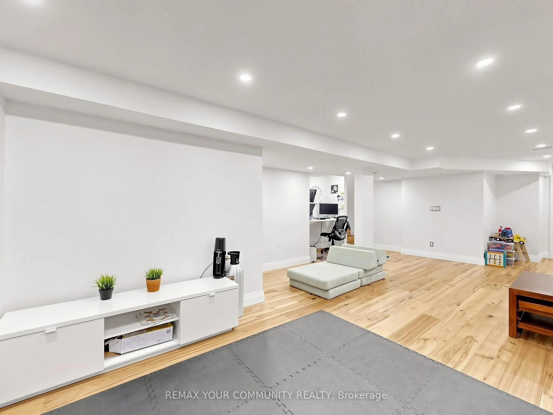 Photo 90 of 51 Shuttleworth Drive, Clarington, Courtice — HOMEH