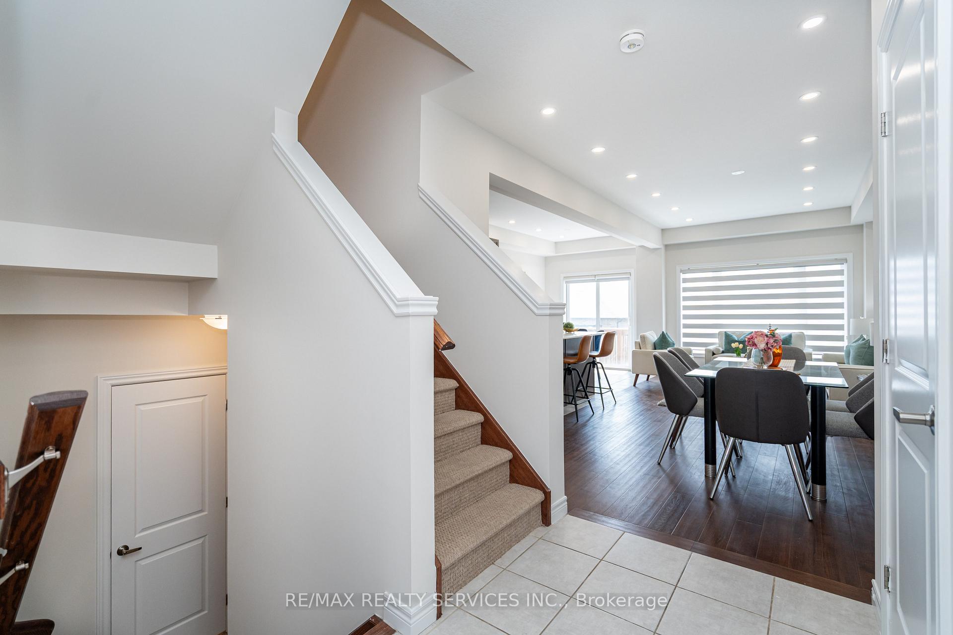 Photo 11 of 7 Baker Lane, Brant, Paris — HOMEH