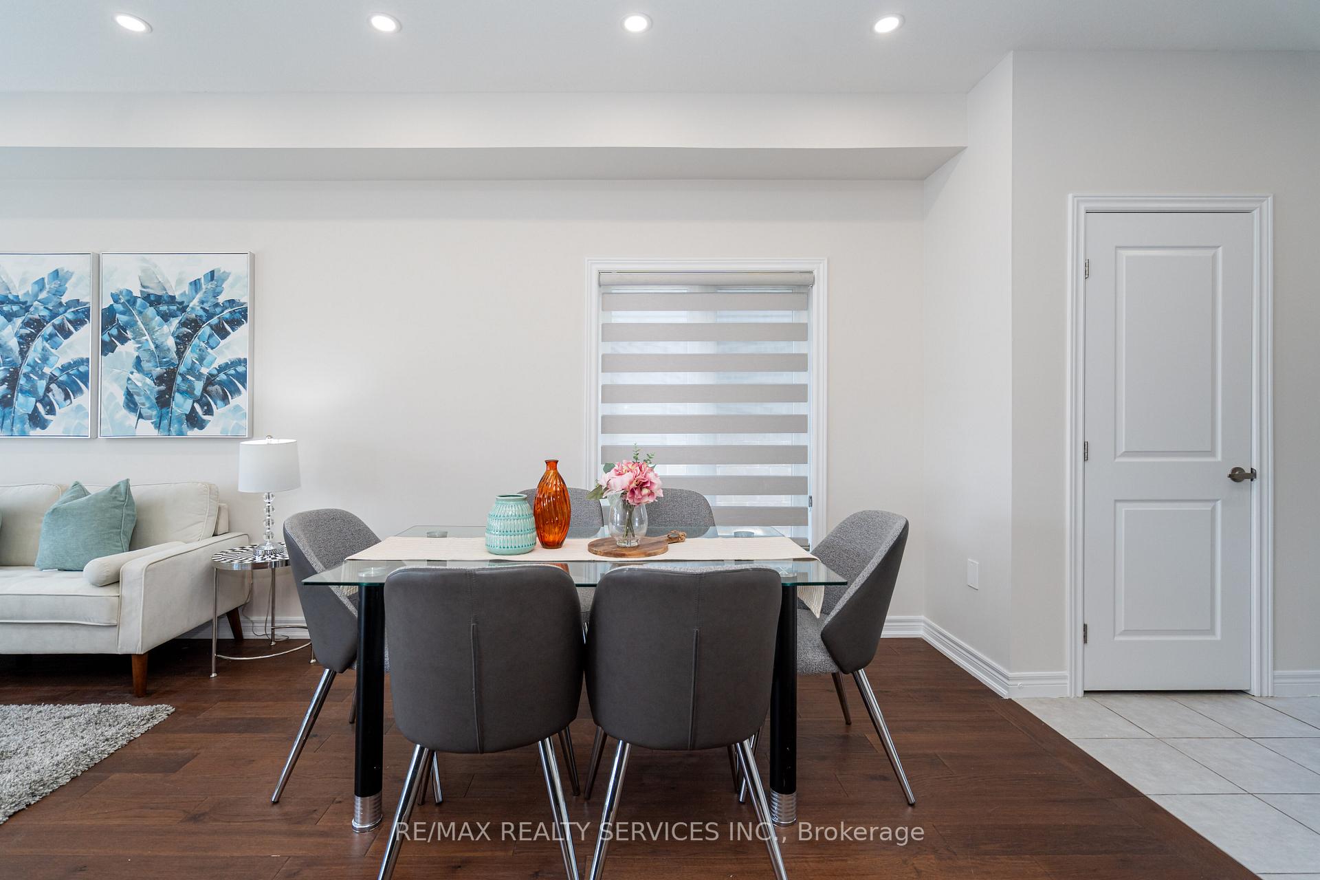 Photo 13 of 7 Baker Lane, Brant, Paris — HOMEH