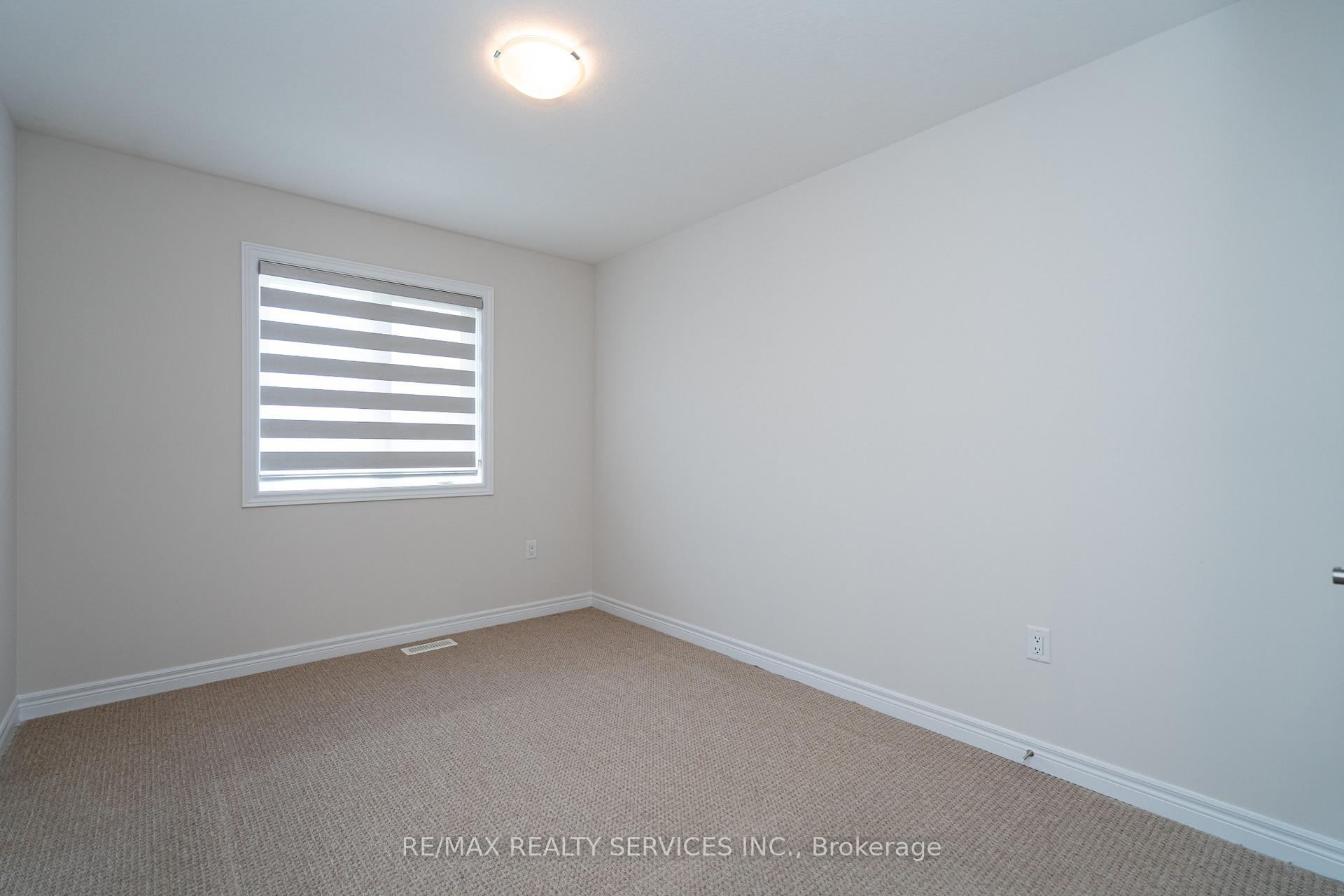 Photo 43 of 7 Baker Lane, Brant, Paris — HOMEH