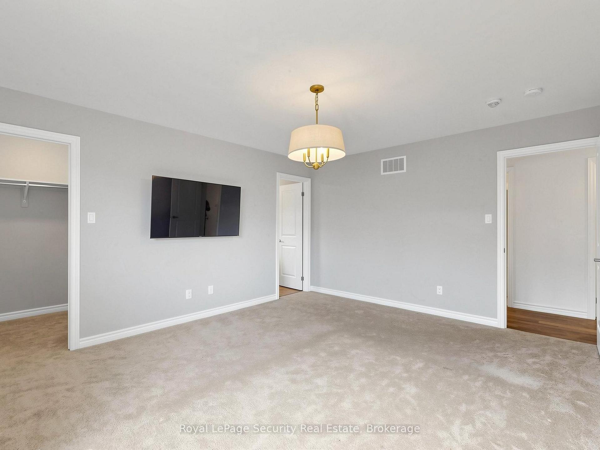 Photo 17 of 121 Sebastian Street, Blue Mountains — HOMEH