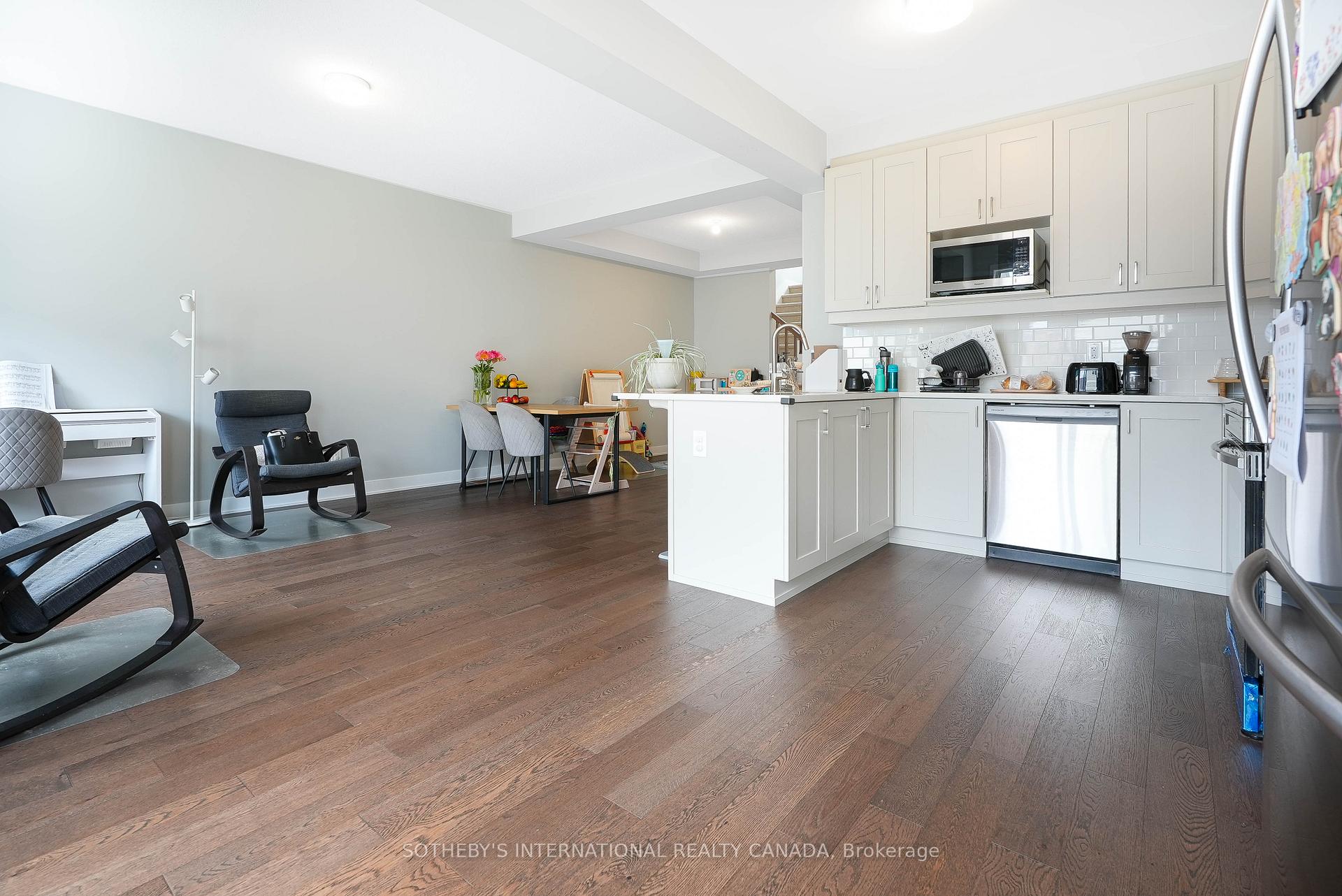 Photo 11 of 2182 Winsome Terrace, Ottawa, Fallingbrook/Gardenway South — HOMEH