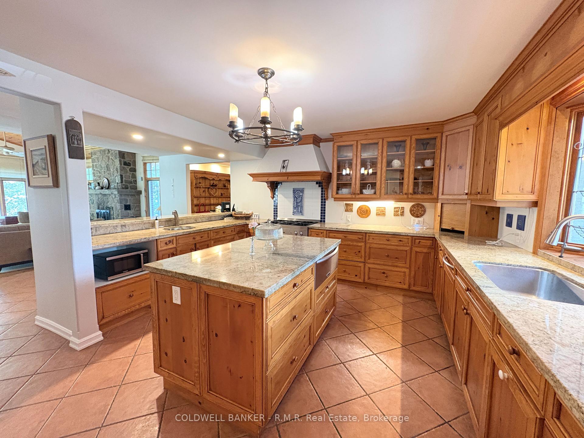 Photo 7 of 60 Pinewood Boulevard, Kawartha Lakes, Eldon — HOMEH