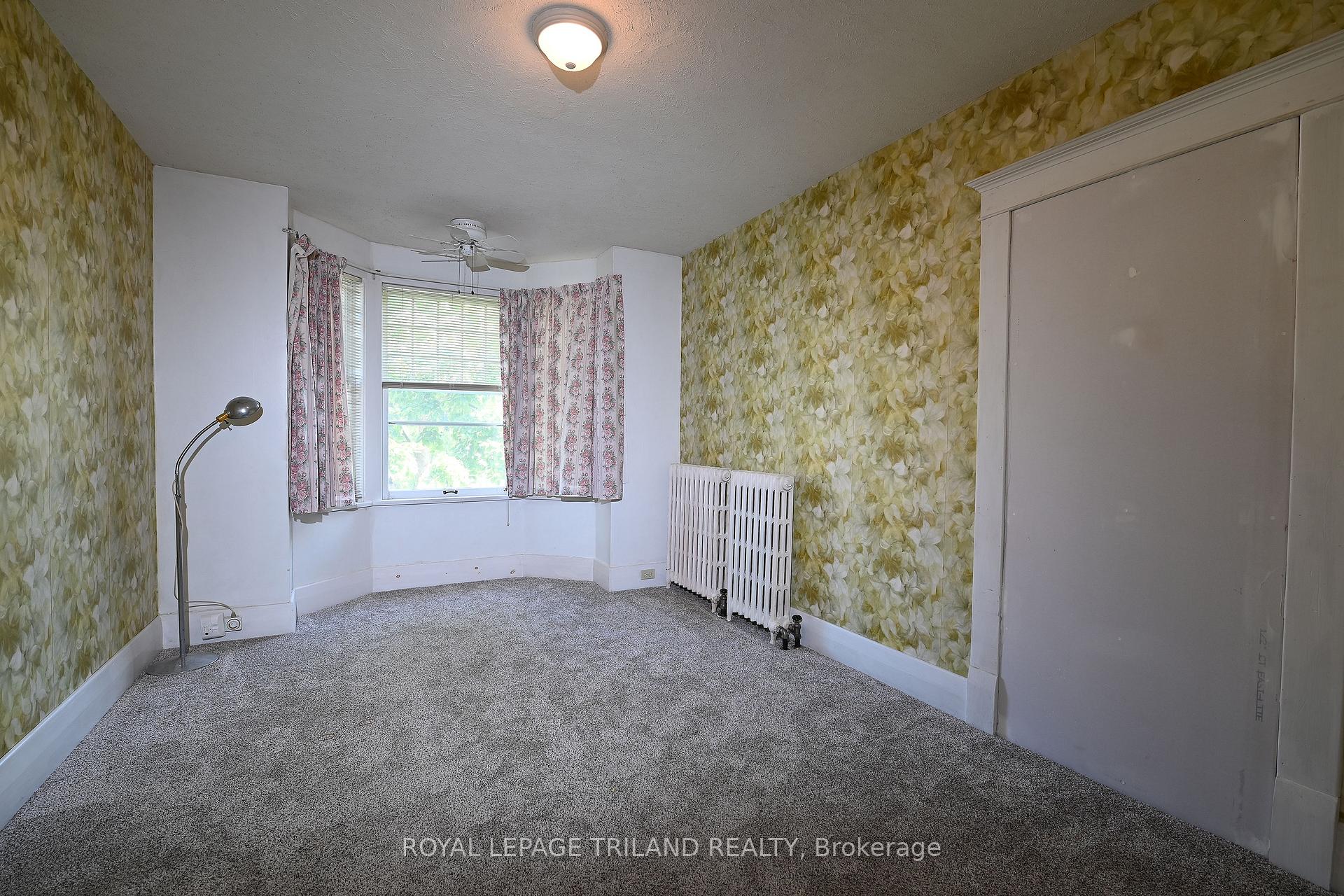 Photo 8 of 382 Wortley Road, London, South G — HOMEH