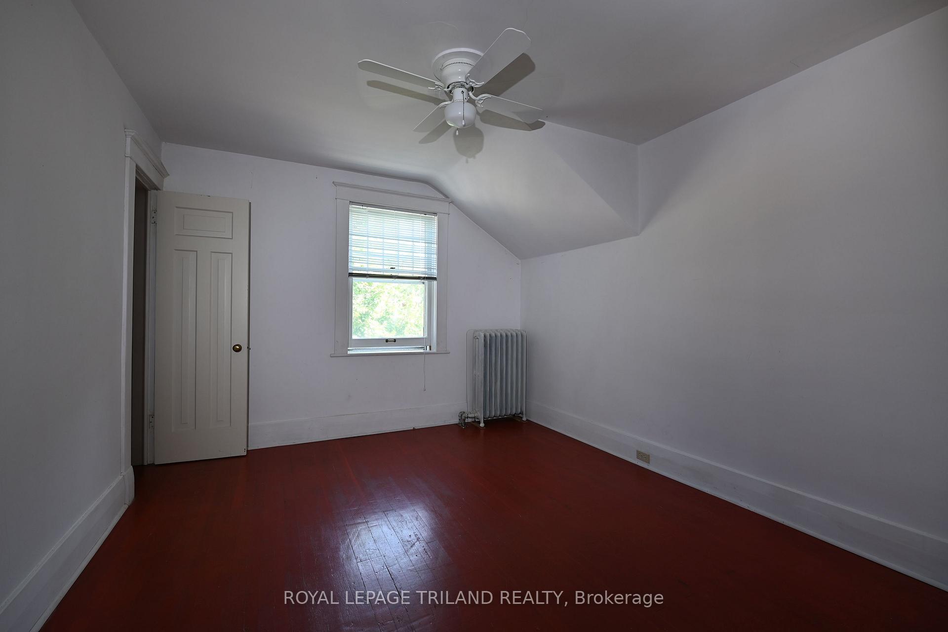 Photo 15 of 382 Wortley Road, London, South G — HOMEH