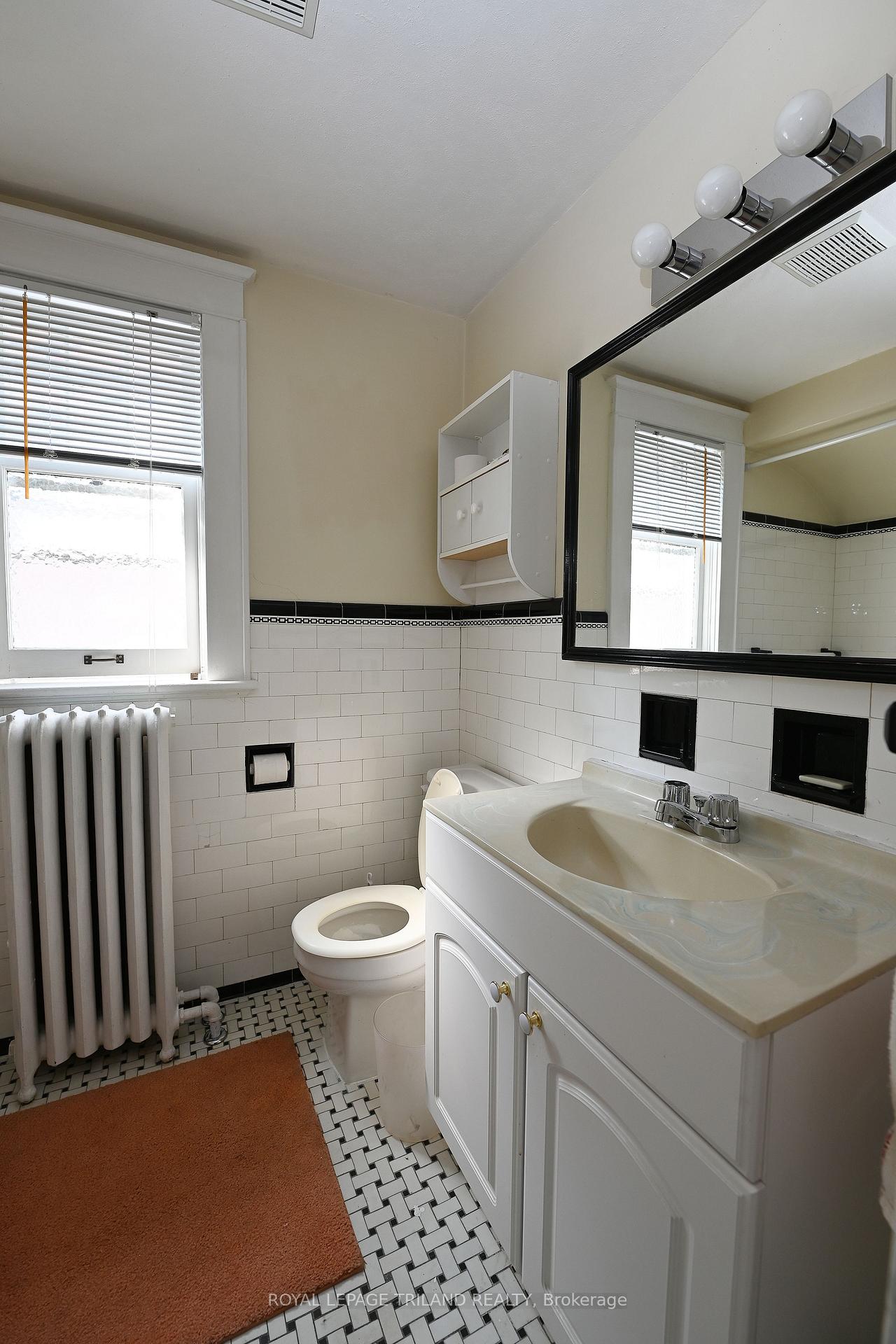 Photo 22 of 382 Wortley Road, London, South G — HOMEH