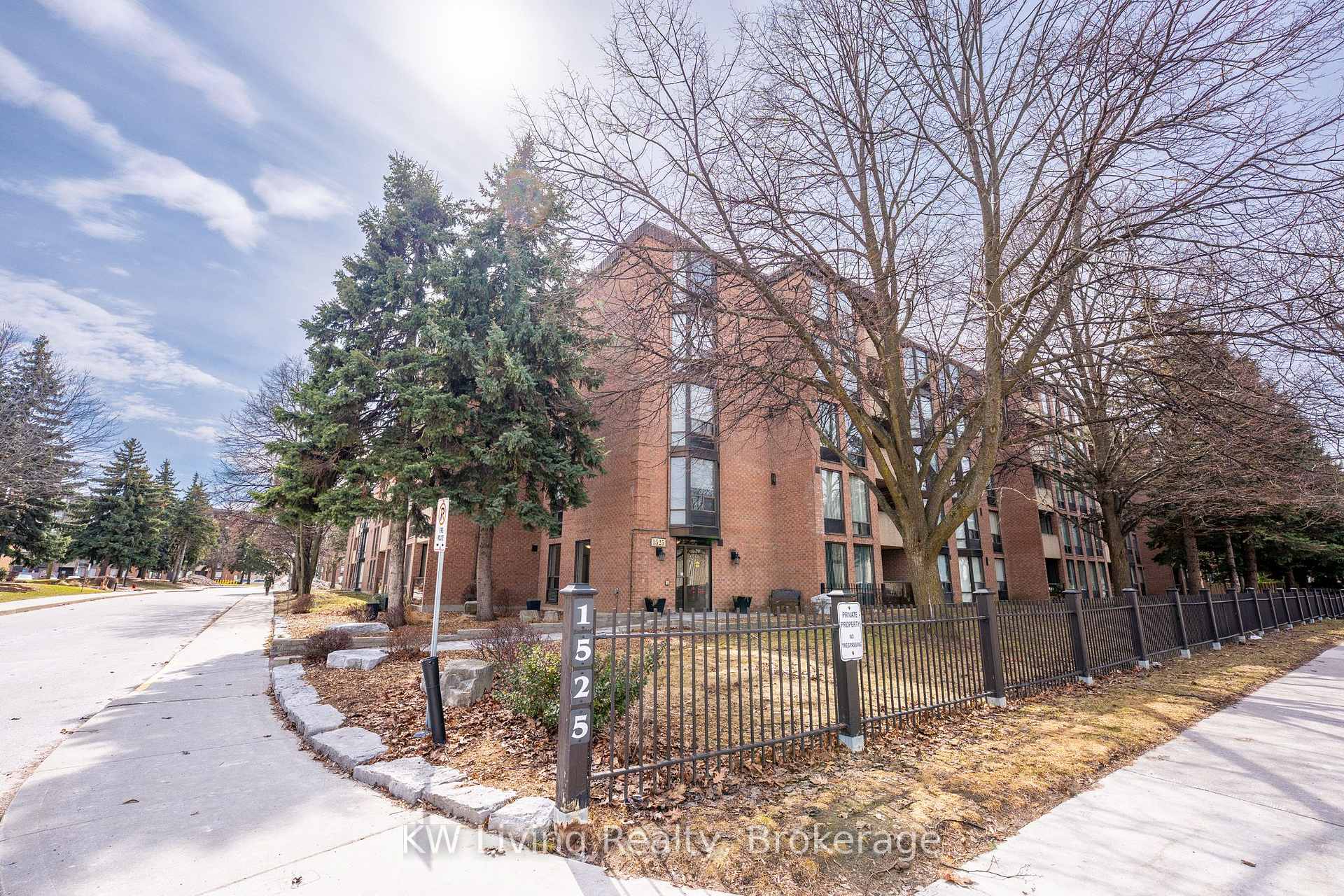 Photo of Unit 402, 1525 Diefenbaker Court