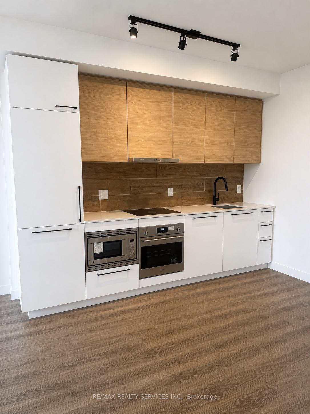 Photo 9 of Unit 720, 1050 Eastern Avenue, Toronto, The Beaches — HOMEH