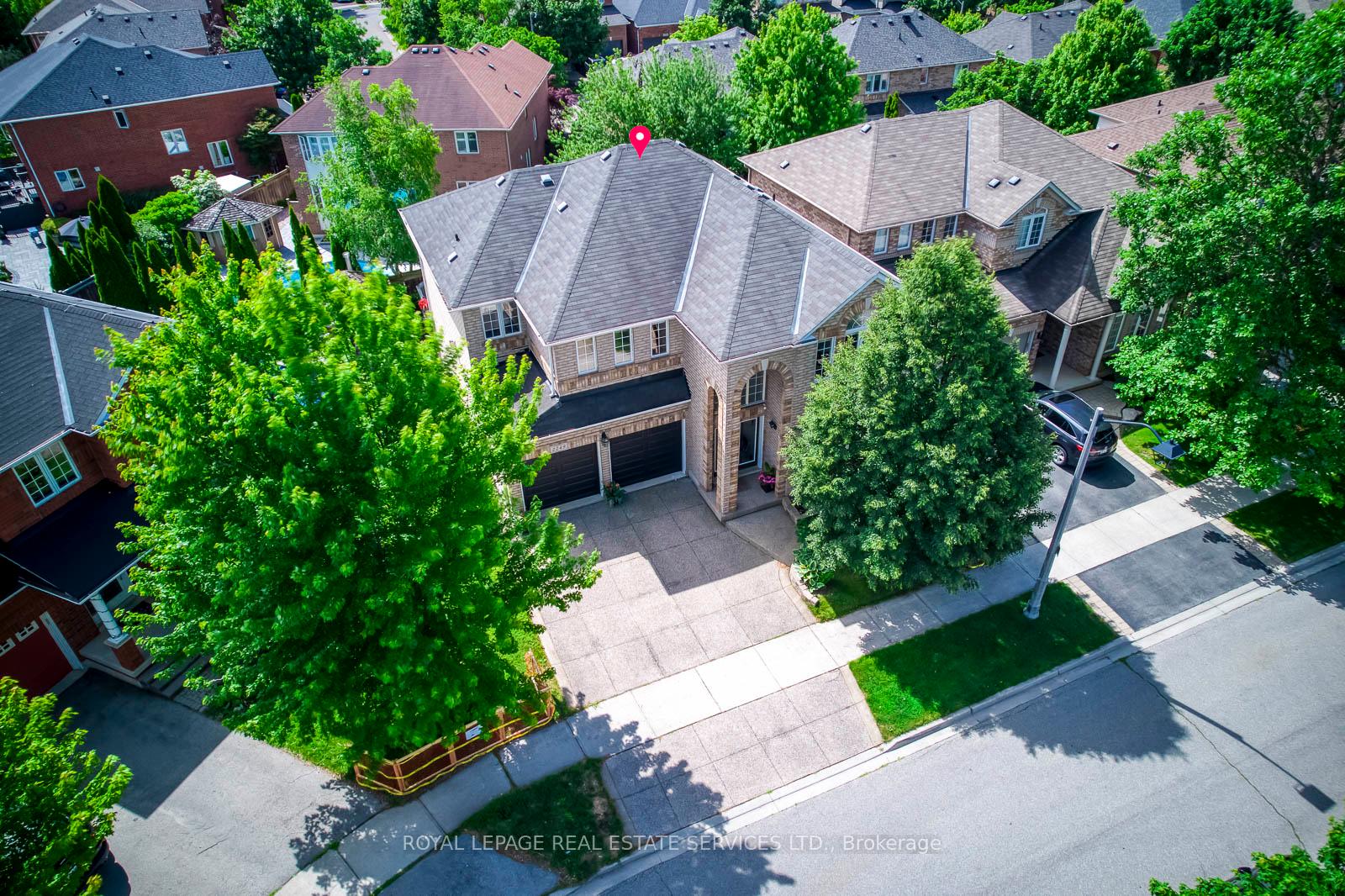 Photo 1 of 2249 Glazebrook Circle, Oakville, Westmount — HOMEH
