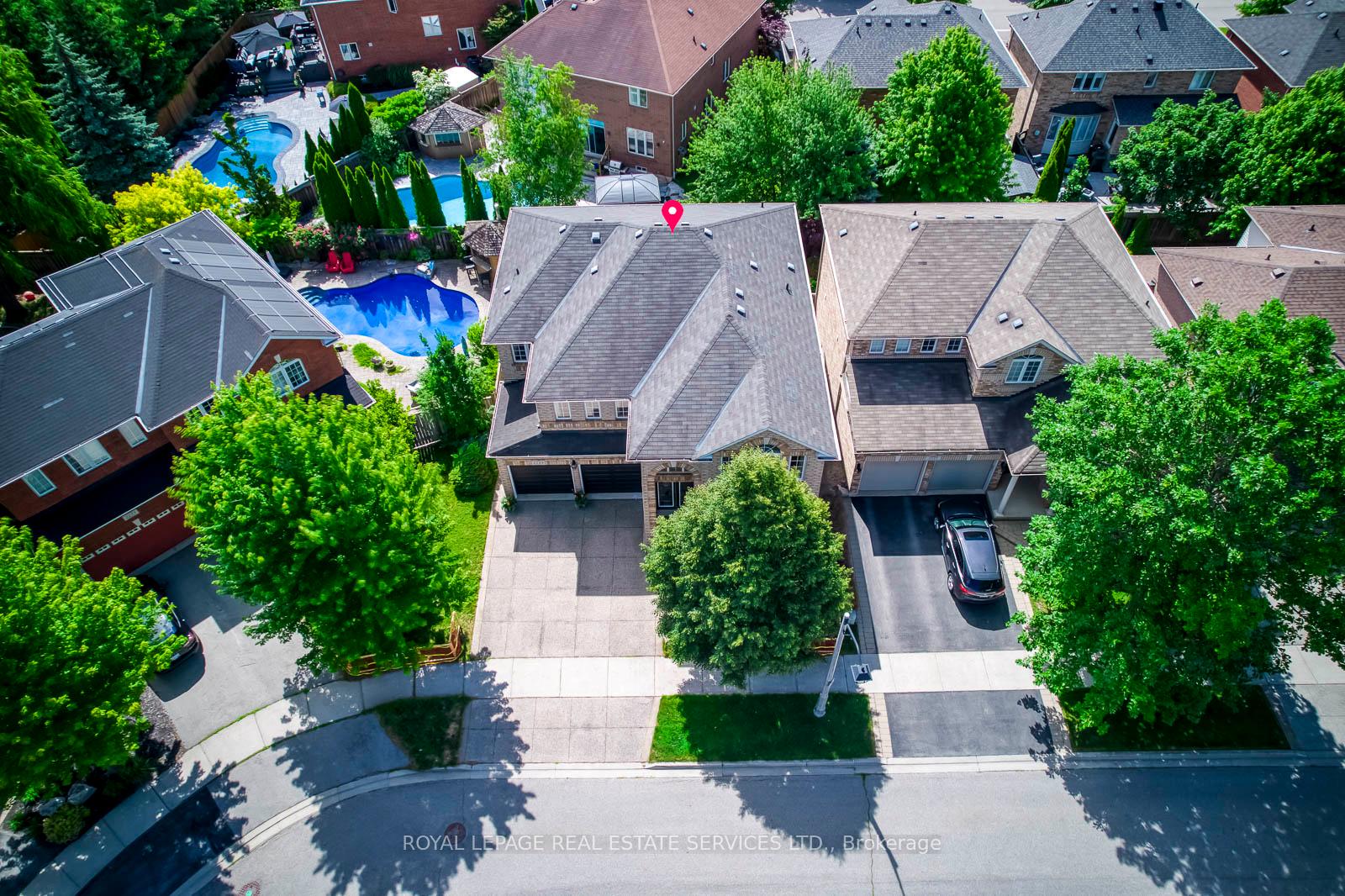 Photo 7 of 2249 Glazebrook Circle, Oakville, Westmount — HOMEH