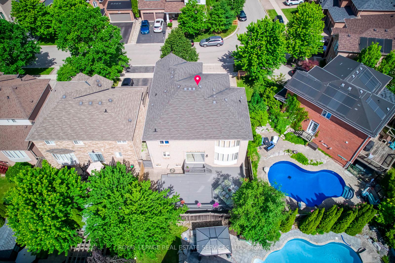 Photo 6 of 2249 Glazebrook Circle, Oakville, Westmount — HOMEH