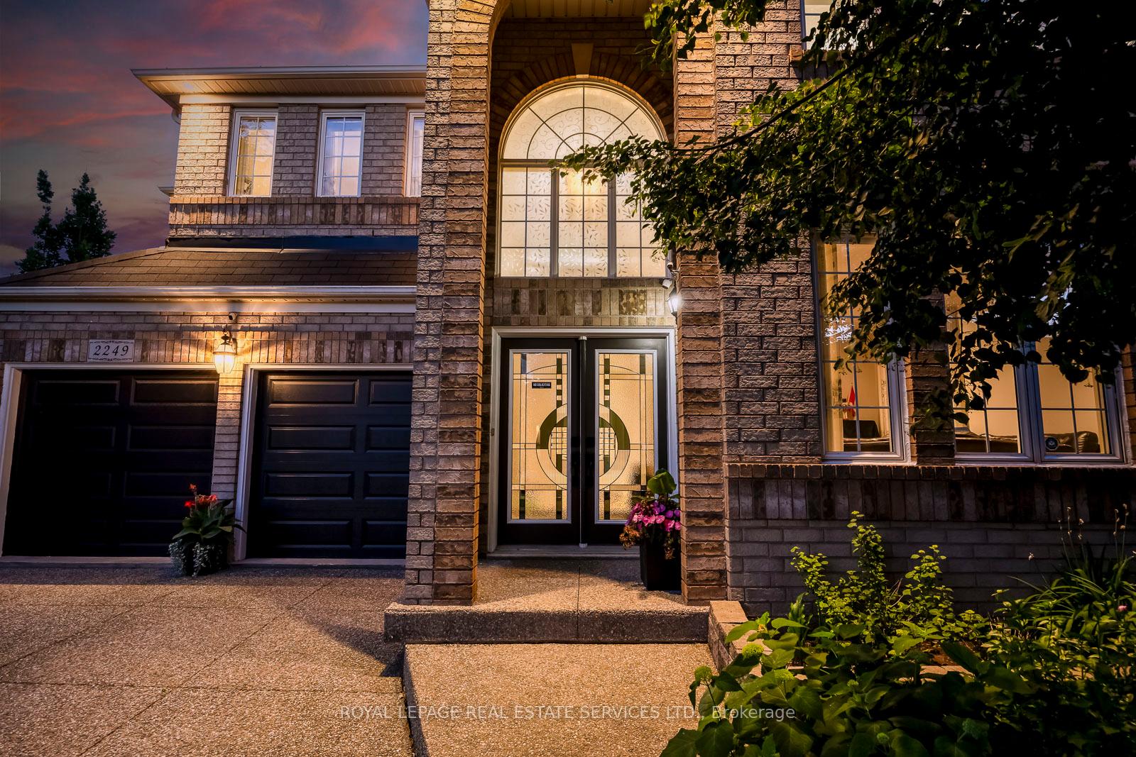 Photo 3 of 2249 Glazebrook Circle, Oakville, Westmount — HOMEH