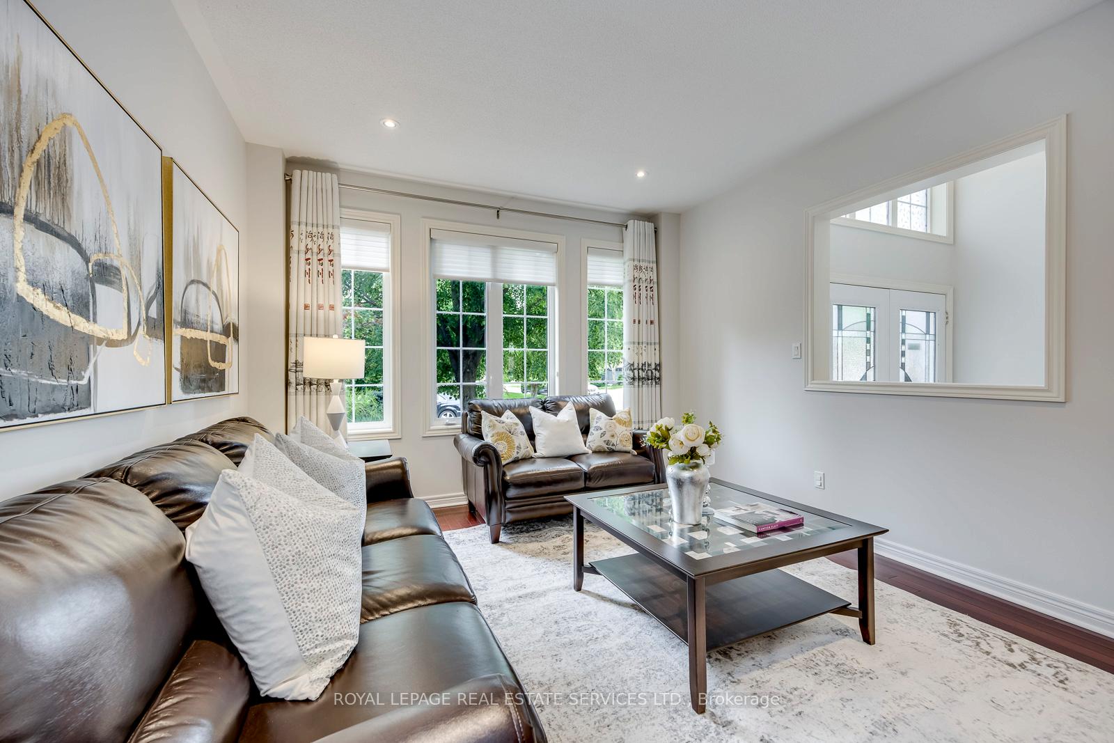 Photo 12 of 2249 Glazebrook Circle, Oakville, Westmount — HOMEH