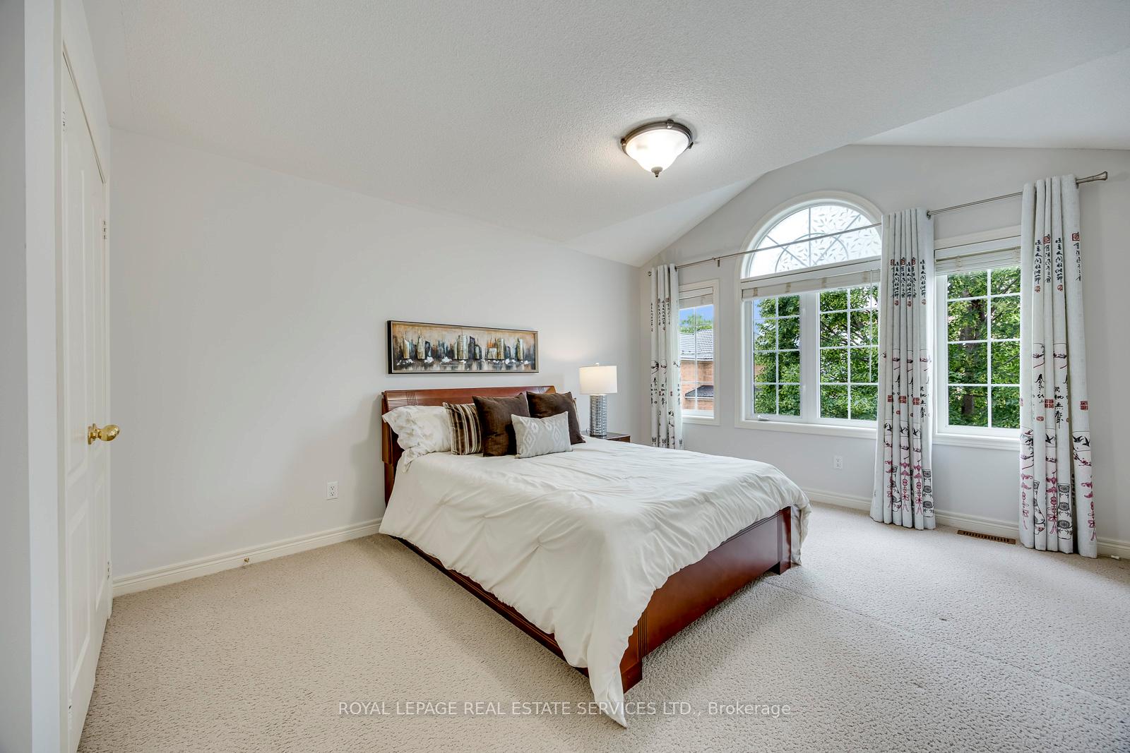 Photo 30 of 2249 Glazebrook Circle, Oakville, Westmount — HOMEH