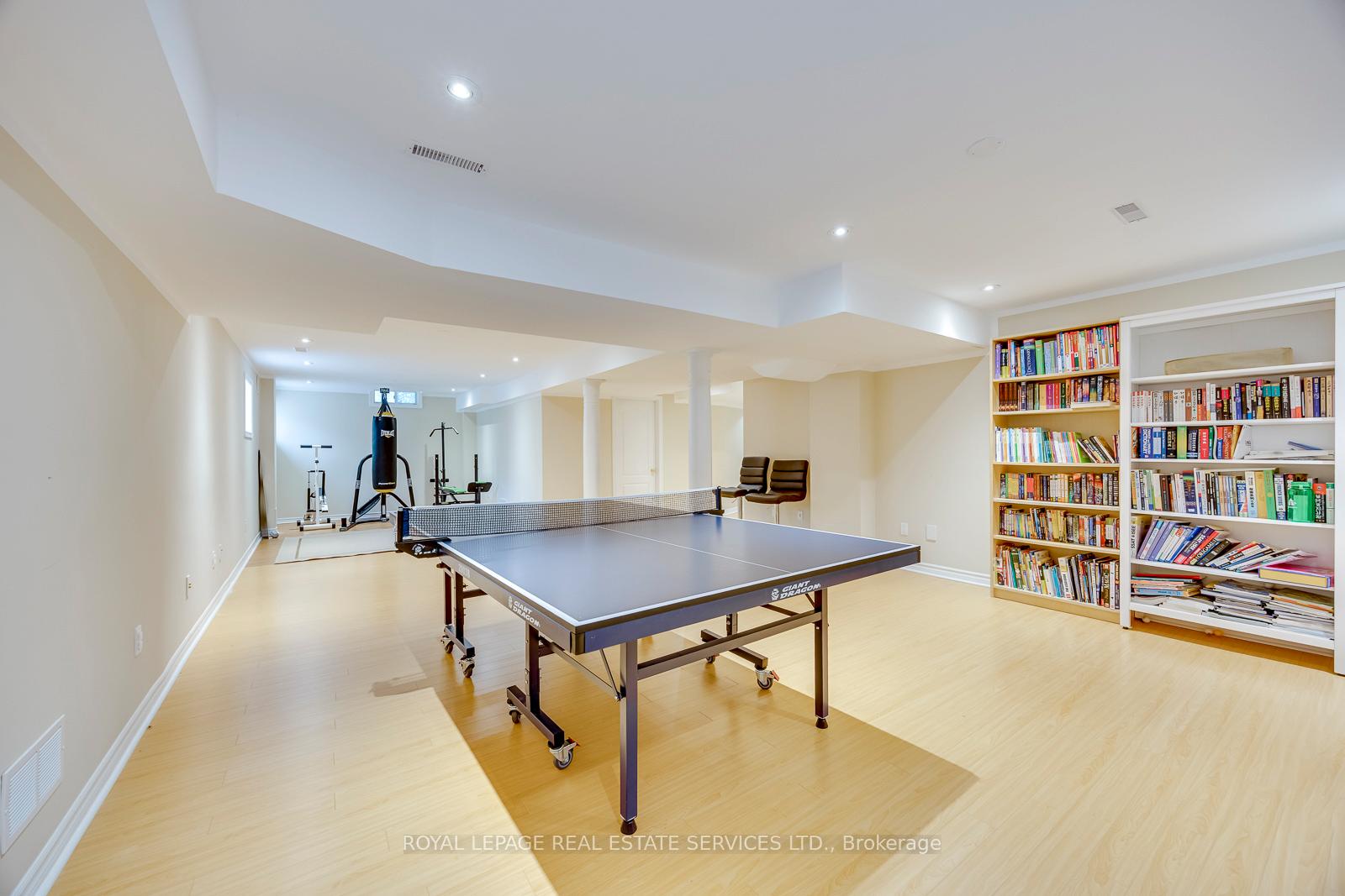 Photo 35 of 2249 Glazebrook Circle, Oakville, Westmount — HOMEH