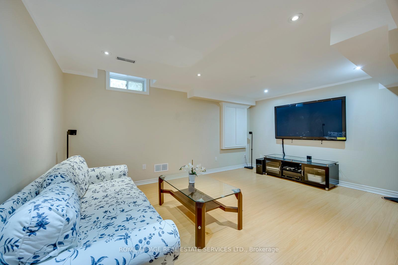 Photo 36 of 2249 Glazebrook Circle, Oakville, Westmount — HOMEH