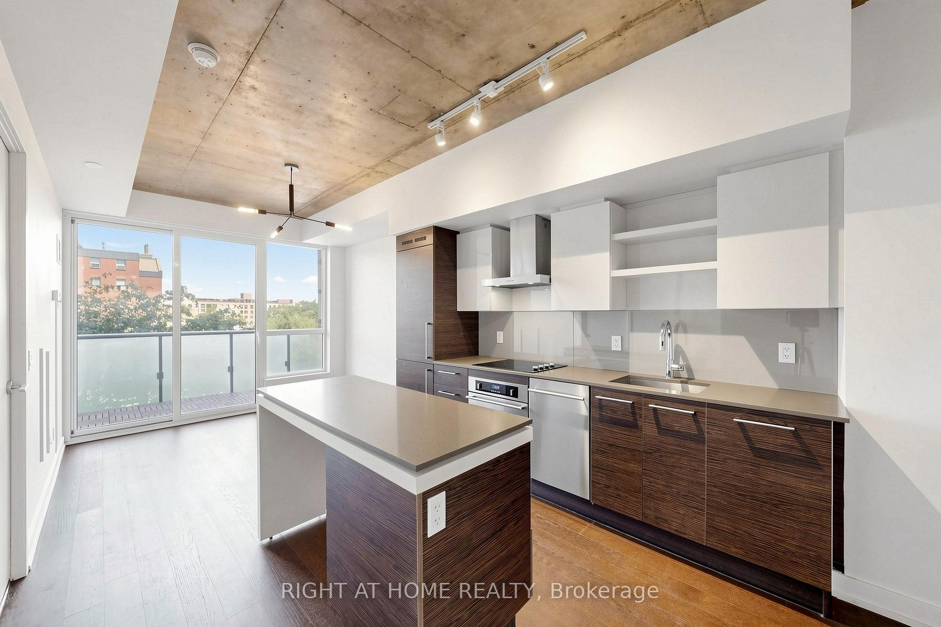 Front of Unit 512, 1030 King Street W