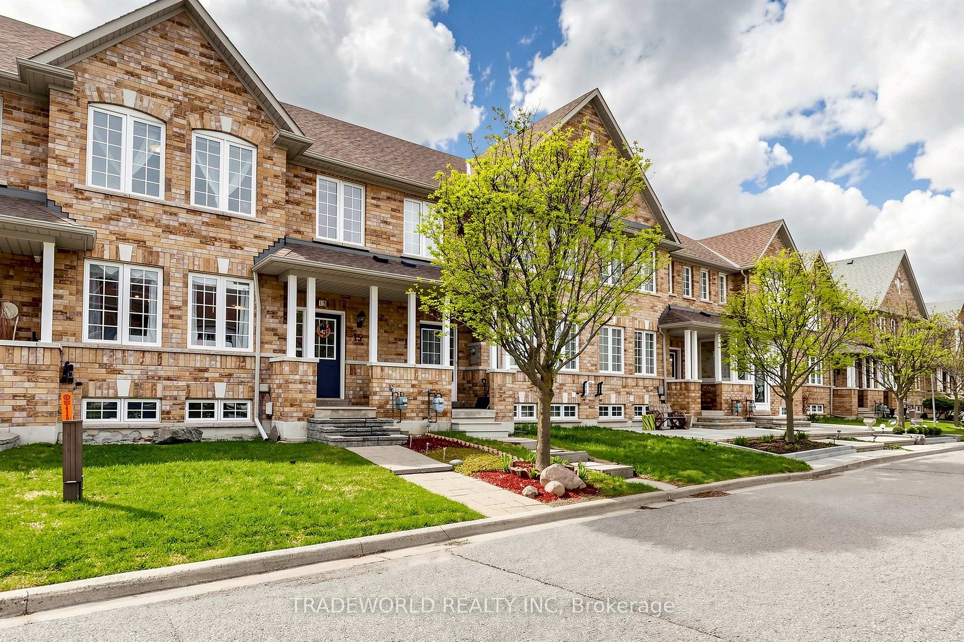 Photo 2 of 15 Kingsley Road, Markham, Village Green-South Unionville — HOMEH
