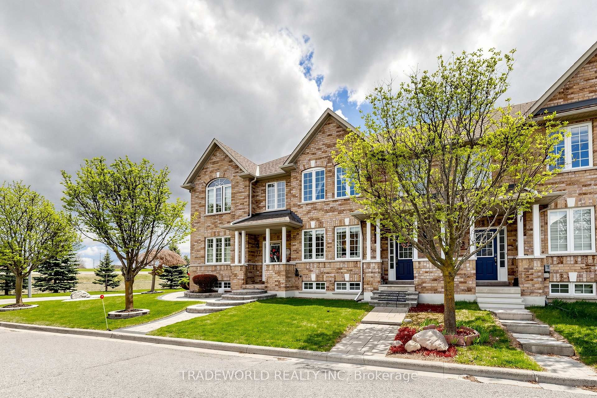 Photo 3 of 15 Kingsley Road, Markham, Village Green-South Unionville — HOMEH