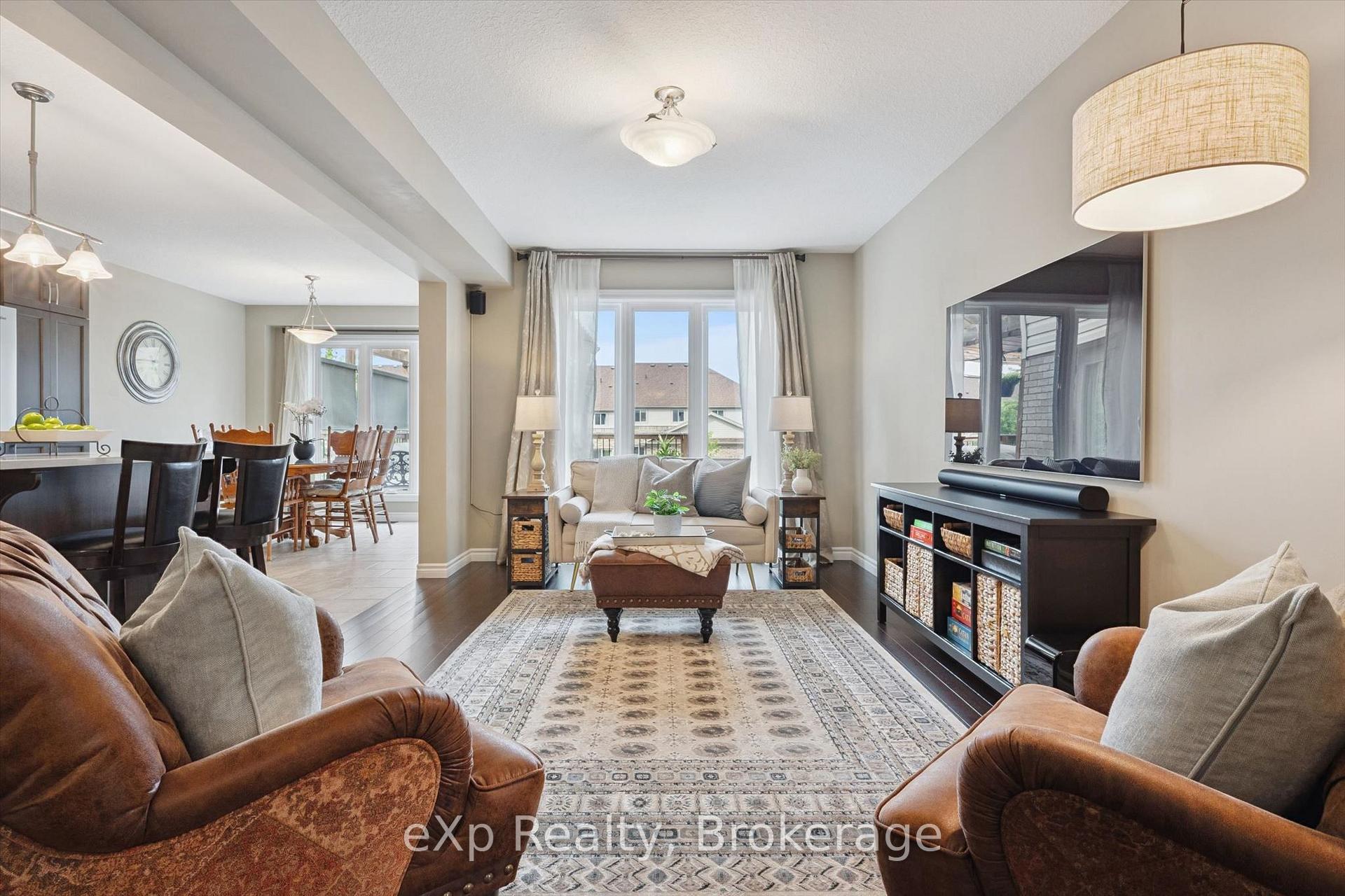Photo 6 of 43 Goldenview Drive, Guelph, Victoria North — HOMEH