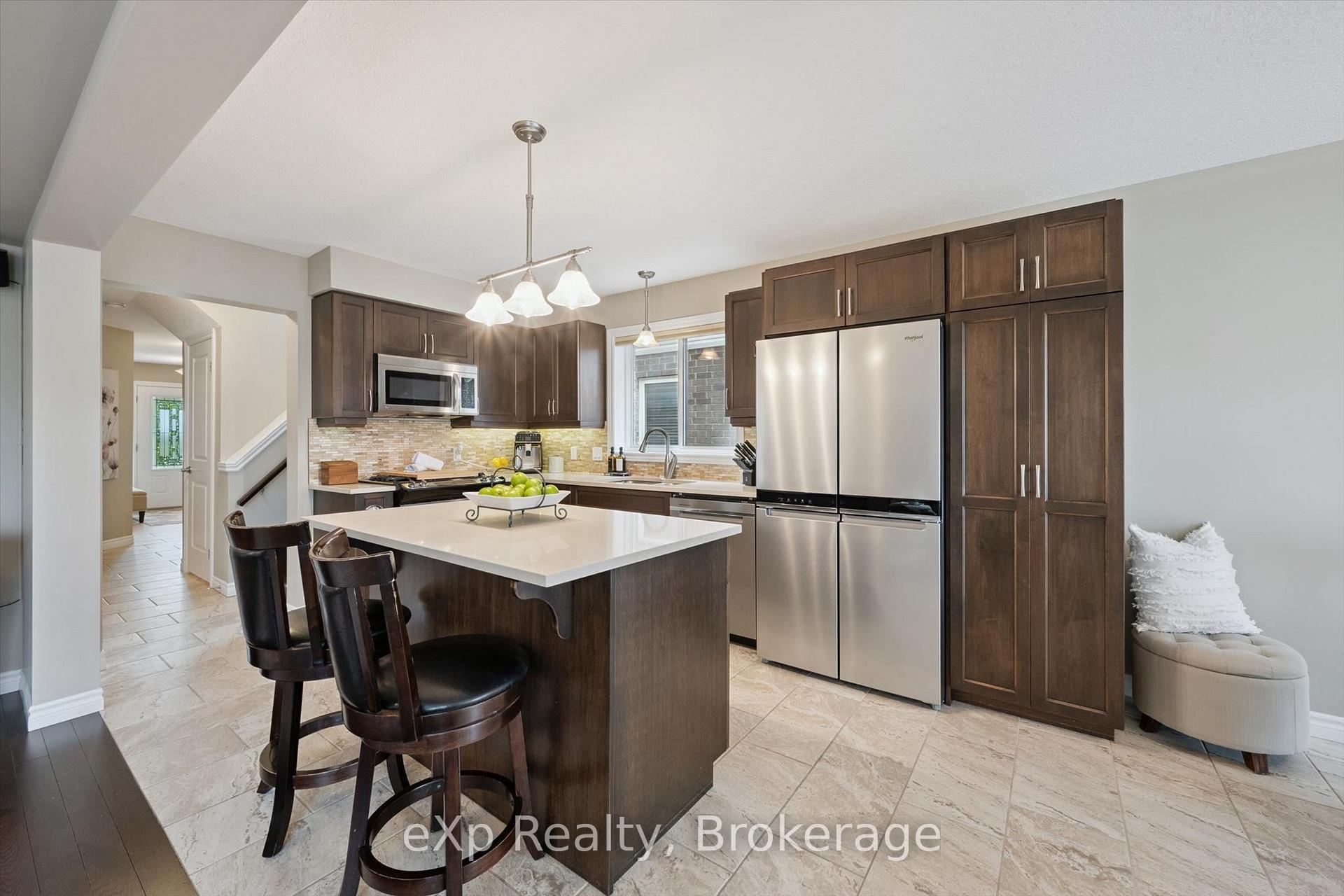 Photo 10 of 43 Goldenview Drive, Guelph, Victoria North — HOMEH