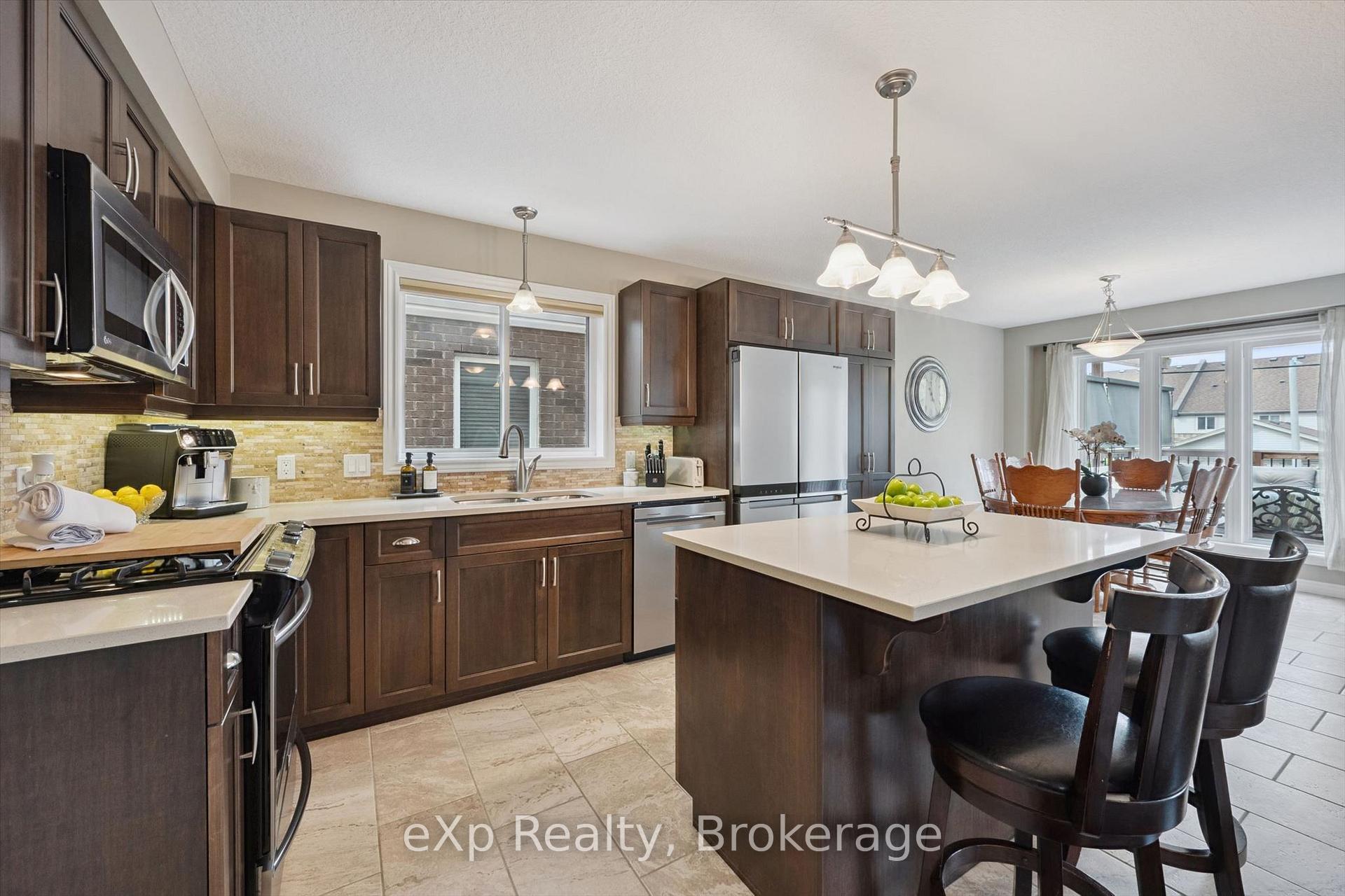 Photo 12 of 43 Goldenview Drive, Guelph, Victoria North — HOMEH