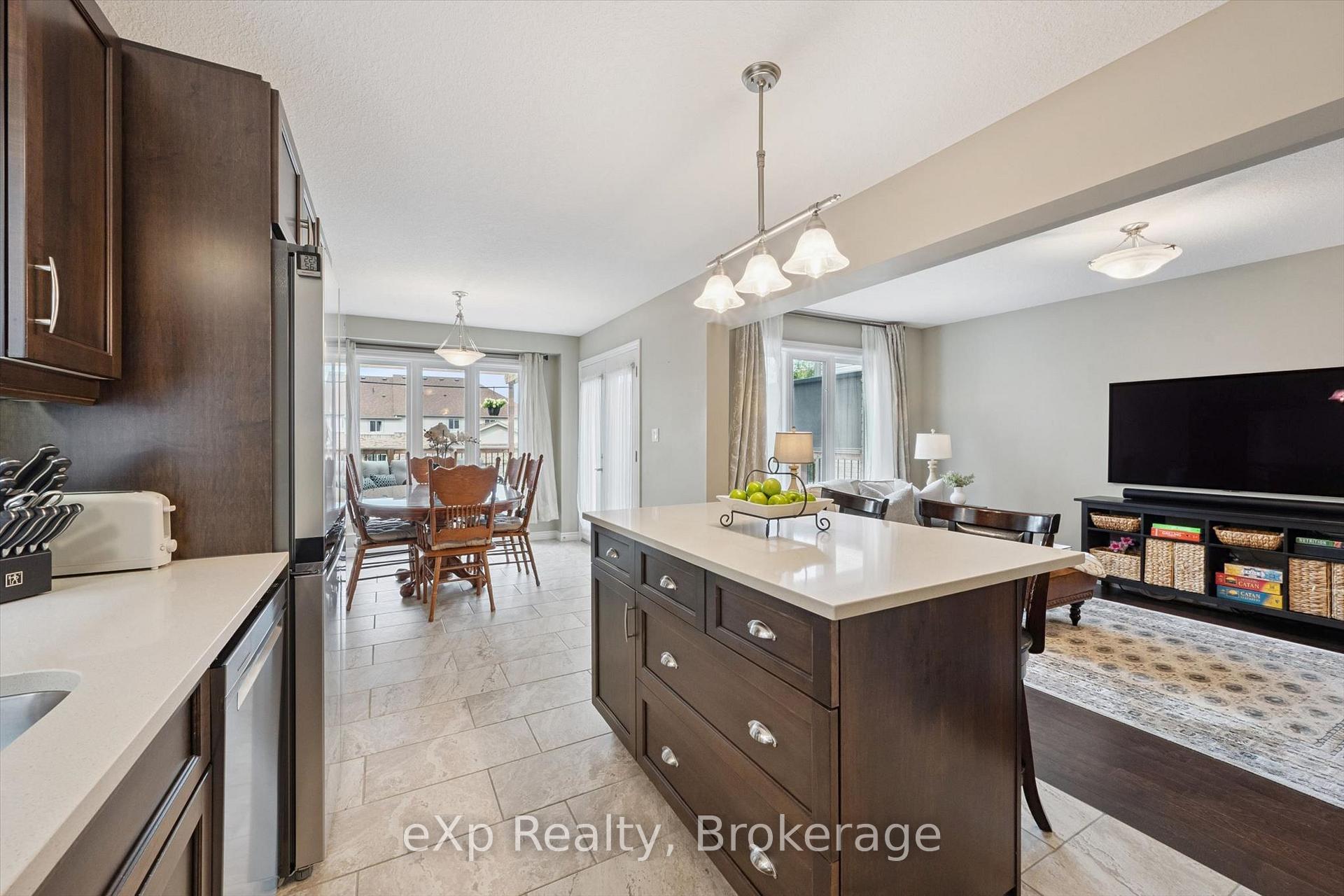 Photo 13 of 43 Goldenview Drive, Guelph, Victoria North — HOMEH