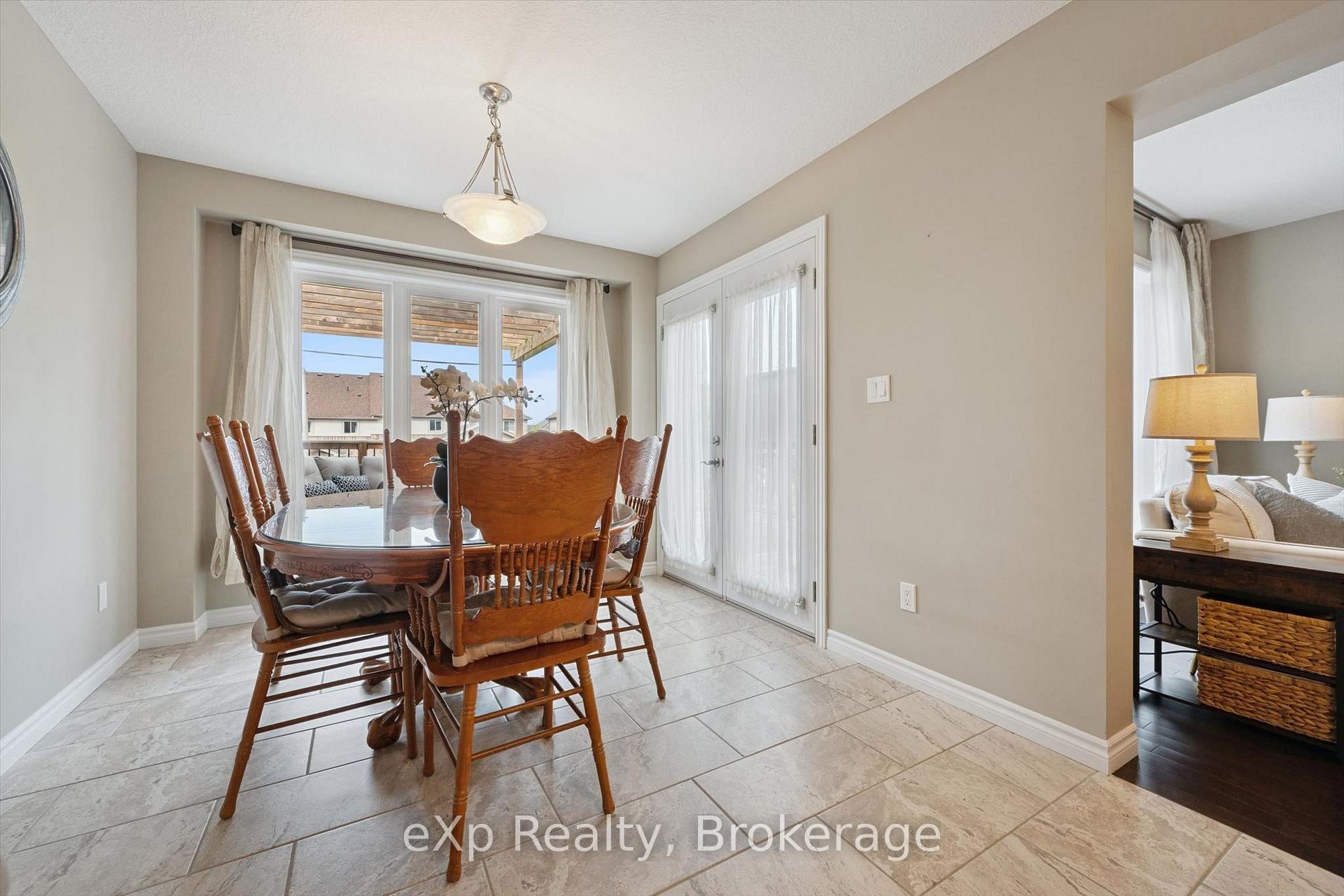 Photo 14 of 43 Goldenview Drive, Guelph, Victoria North — HOMEH