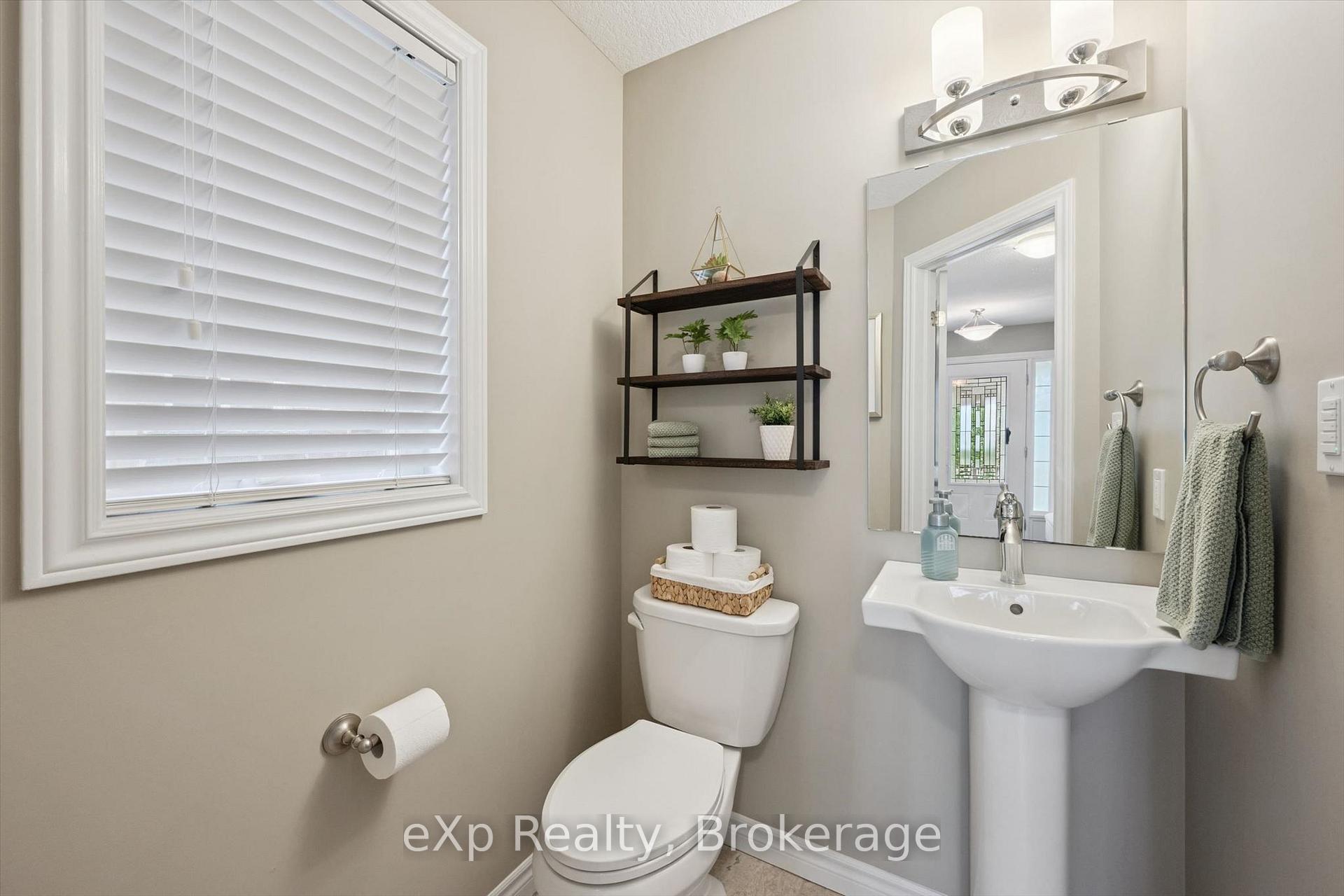 Photo 16 of 43 Goldenview Drive, Guelph, Victoria North — HOMEH
