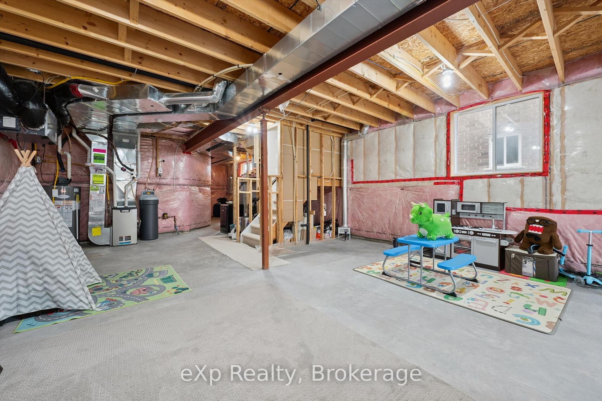 Photo 26 of 43 Goldenview Drive, Guelph, Victoria North — HOMEH