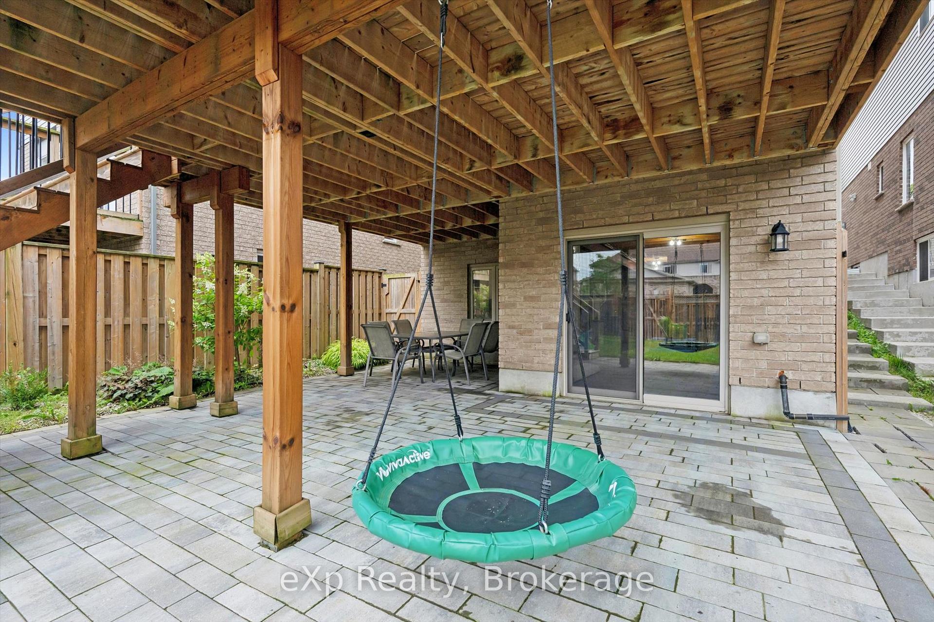 Photo 33 of 43 Goldenview Drive, Guelph, Victoria North — HOMEH