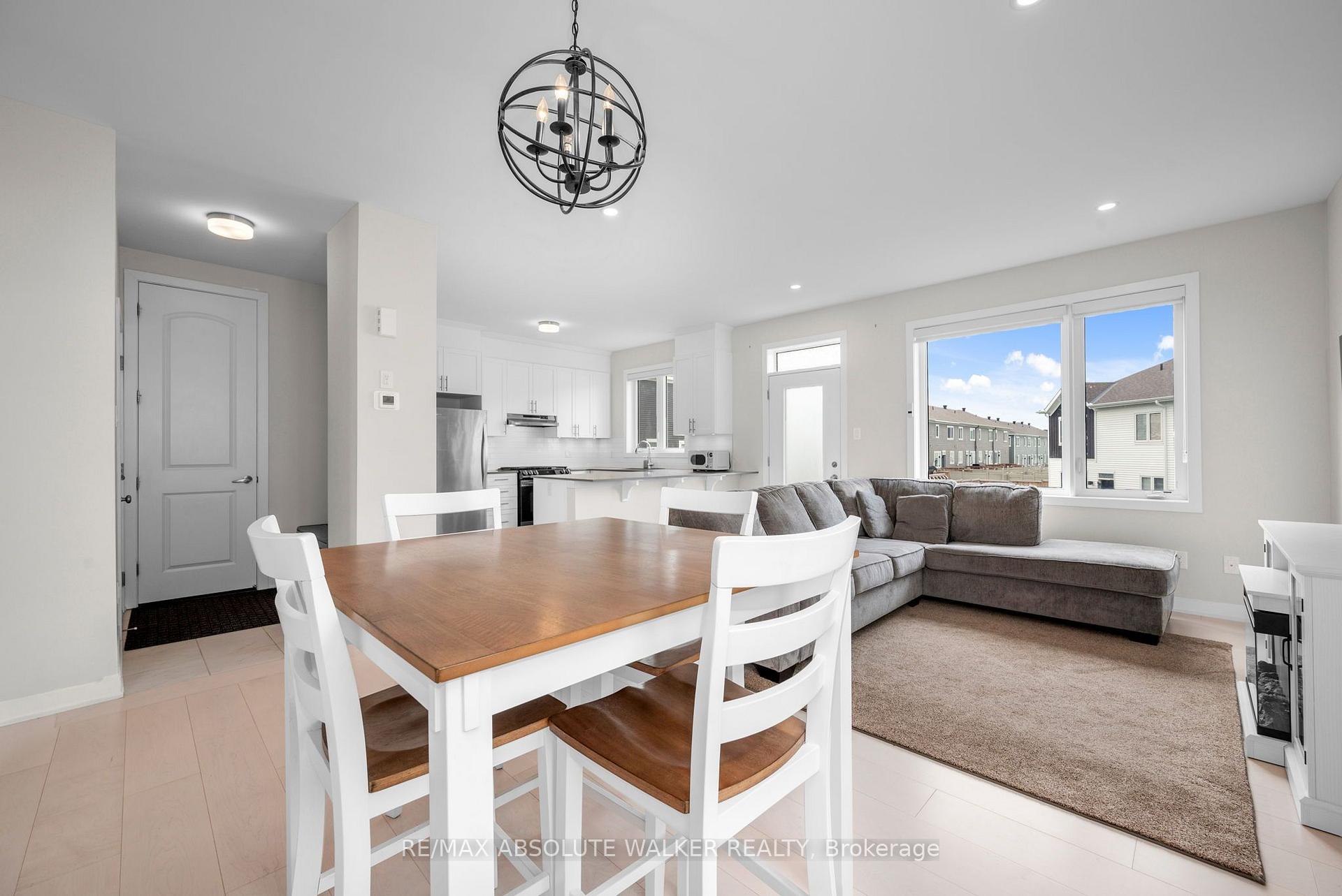 Photo 6 of 4114 Obsidian Street, Ottawa, Barrhaven - Half Moon Bay — HOMEH