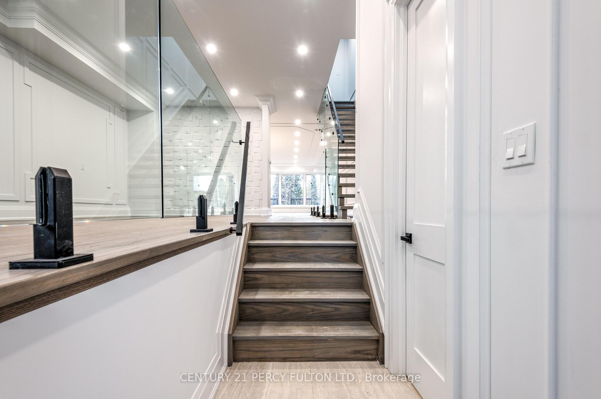 Photo 3 of 195 Danforth Road, Scarborough, Oakridge — HOMEH