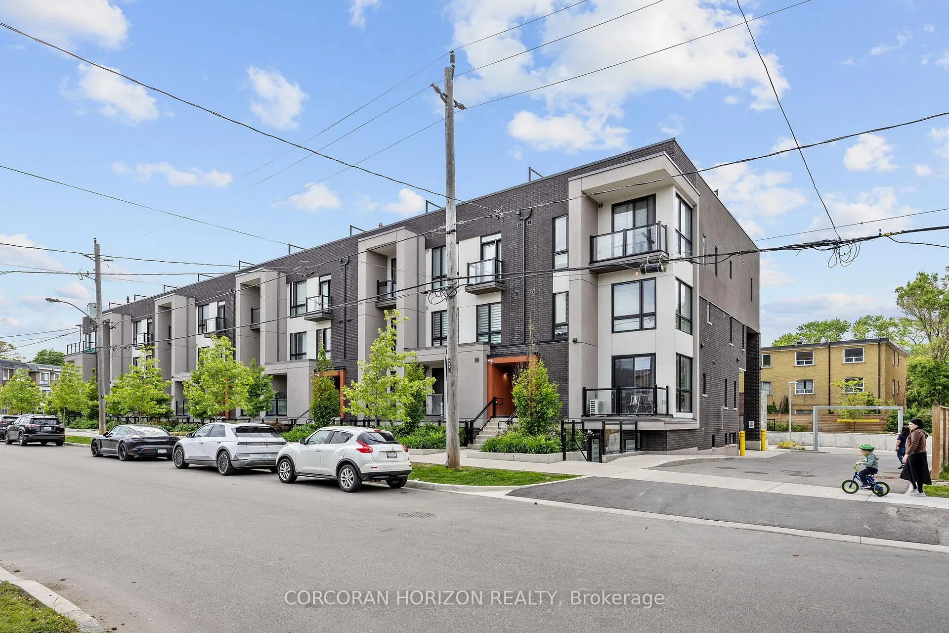 Photo 2 of Unit 2, 8 Marquette Avenue, Toronto, Englemount-Lawrence — HOMEH