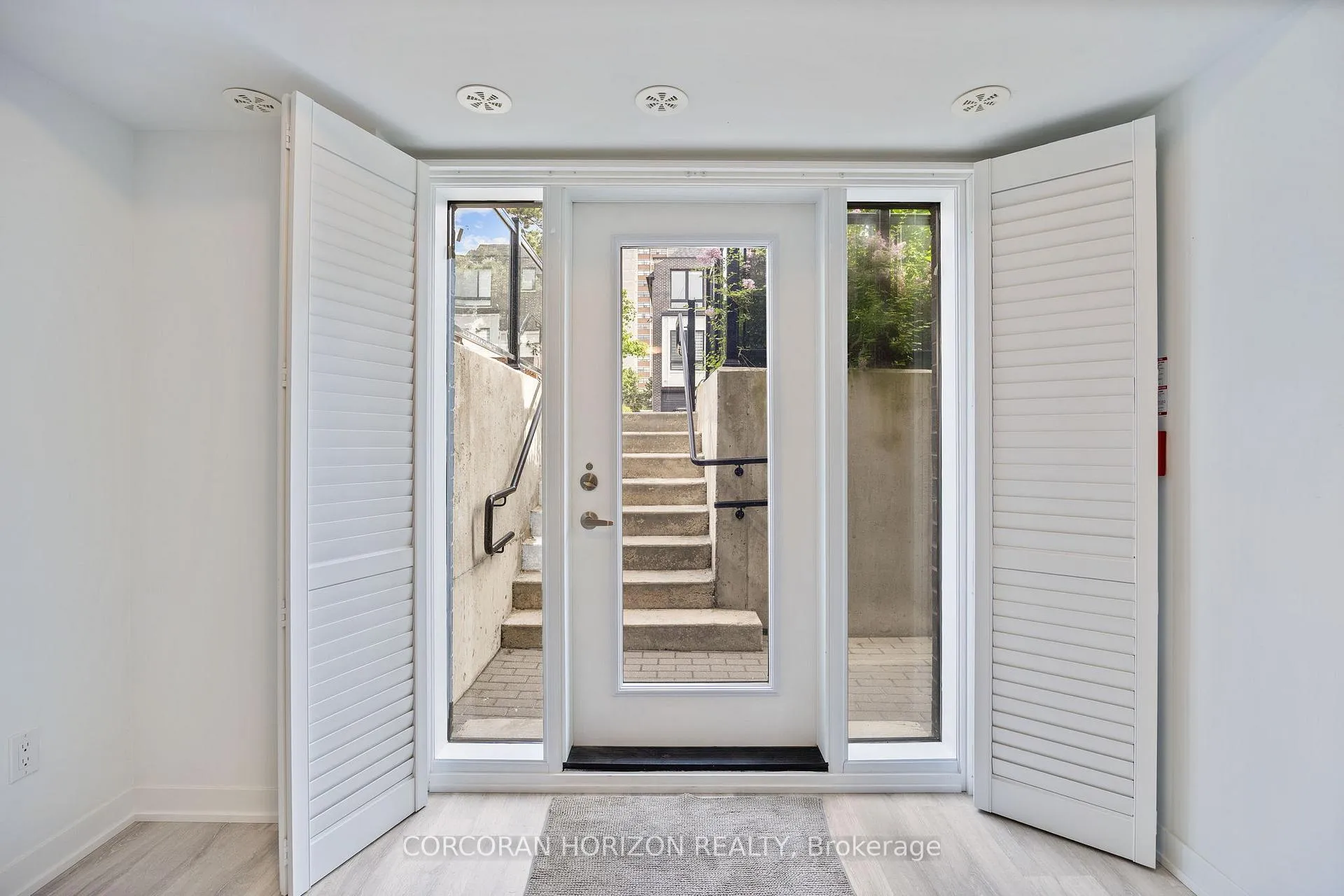 Photo 6 of Unit 2, 8 Marquette Avenue, Toronto, Englemount-Lawrence — HOMEH