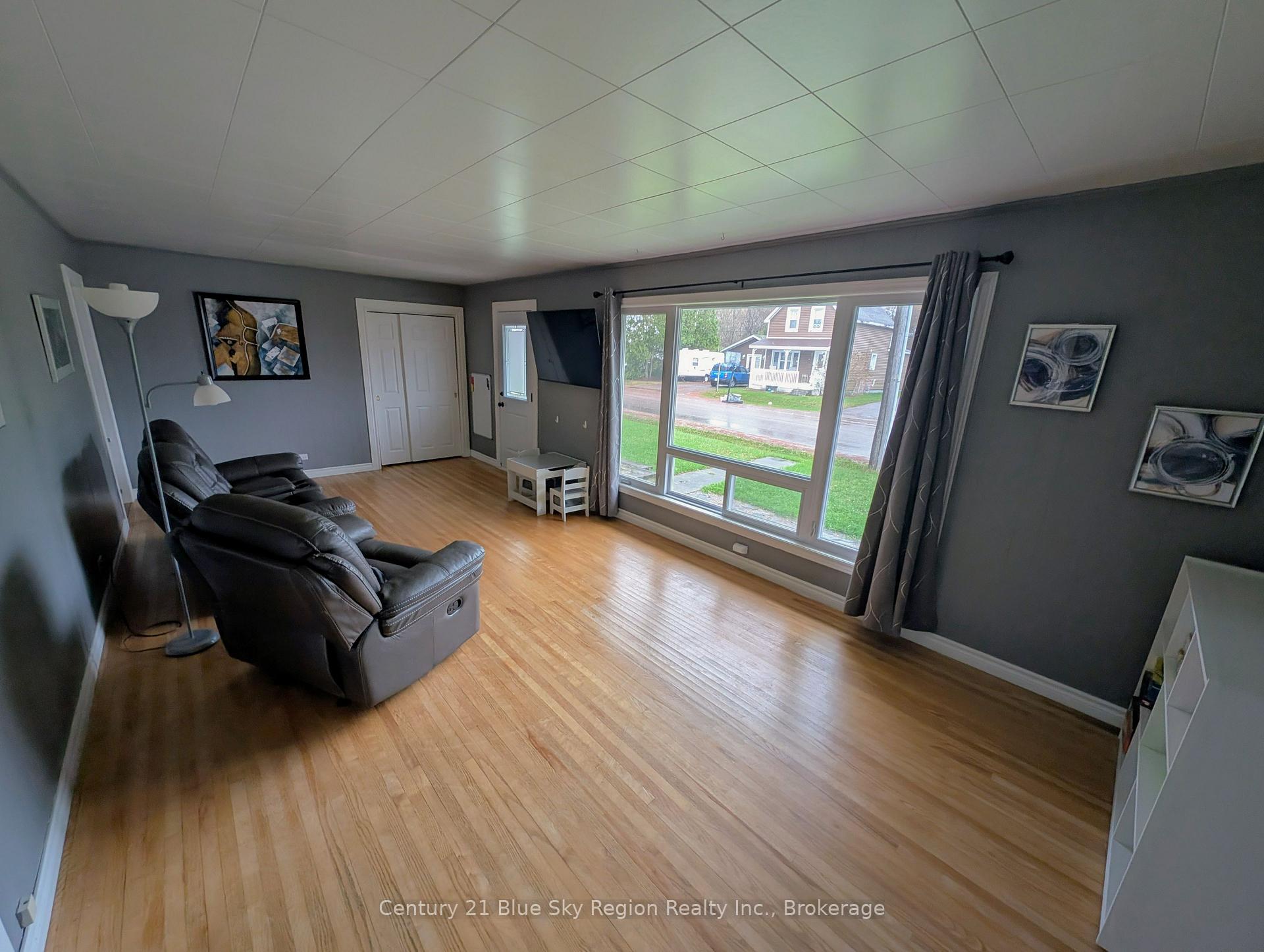 Photo 5 of 270 Belanger Street, West Nipissing, Sturgeon Falls — HOMEH