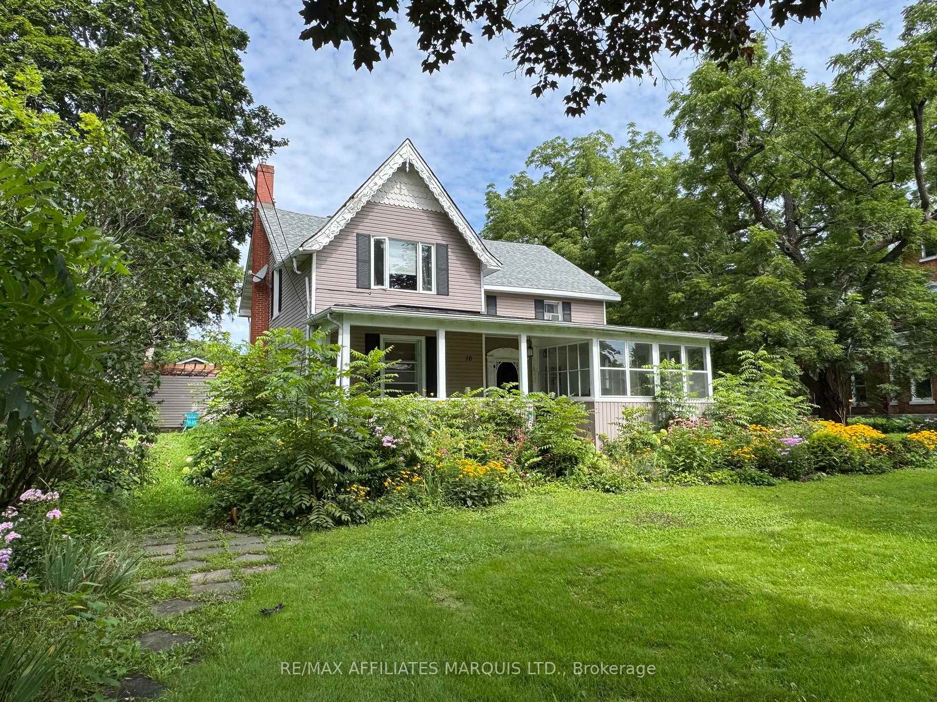 Photo 3 of 16 Lakeshore Drive, South Dundas, Morrisburg — HOMEH